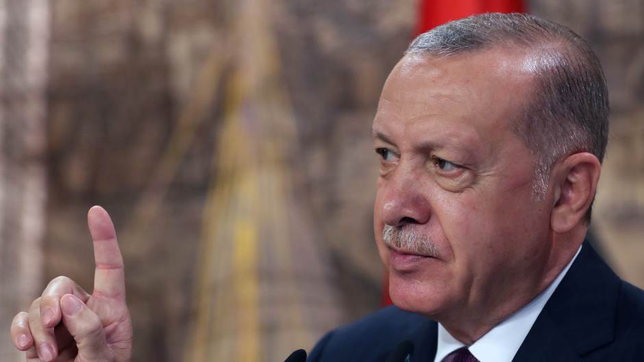 2020-08-21T123448Z_206304062_RC2CII9G4TST_RTRMADP_3_TURKEY-ENERGY-ERDOGAN