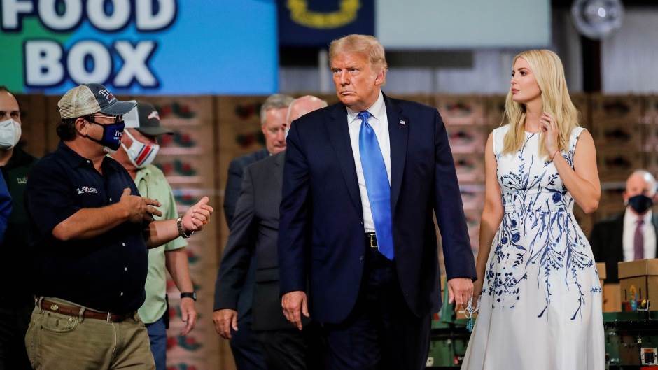 2020-08-24T200019Z_684324691_RC2KKI9ZZLH4_RTRMADP_3_USA-TRUMP