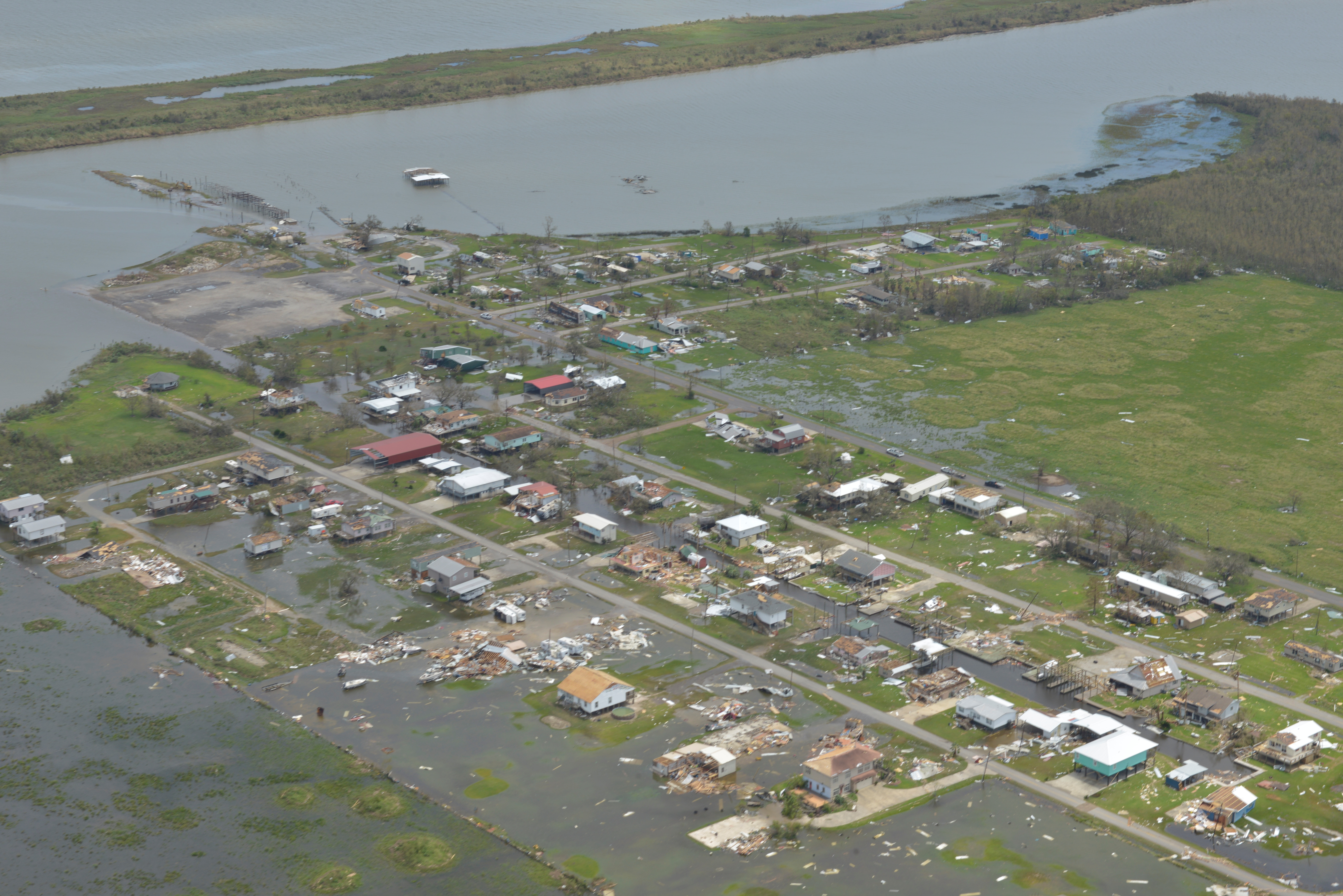 2020-08-28T160313Z_2083108516_RC24NI9AFN3V_RTRMADP_3_STORM-LAURA