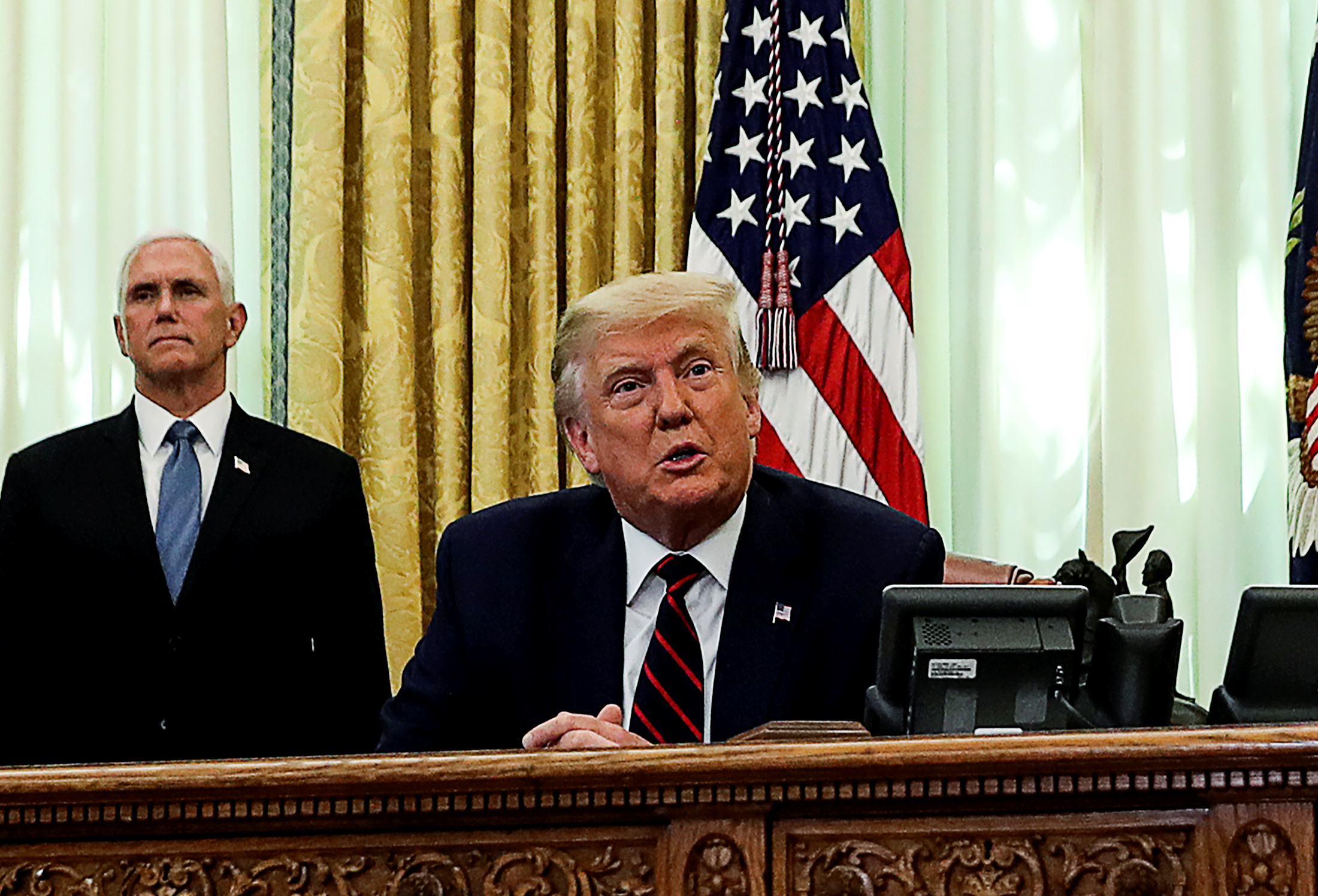 2020-09-04T161042Z_605228836_RC2SRI9FLKM9_RTRMADP_3_USA-TRUMP