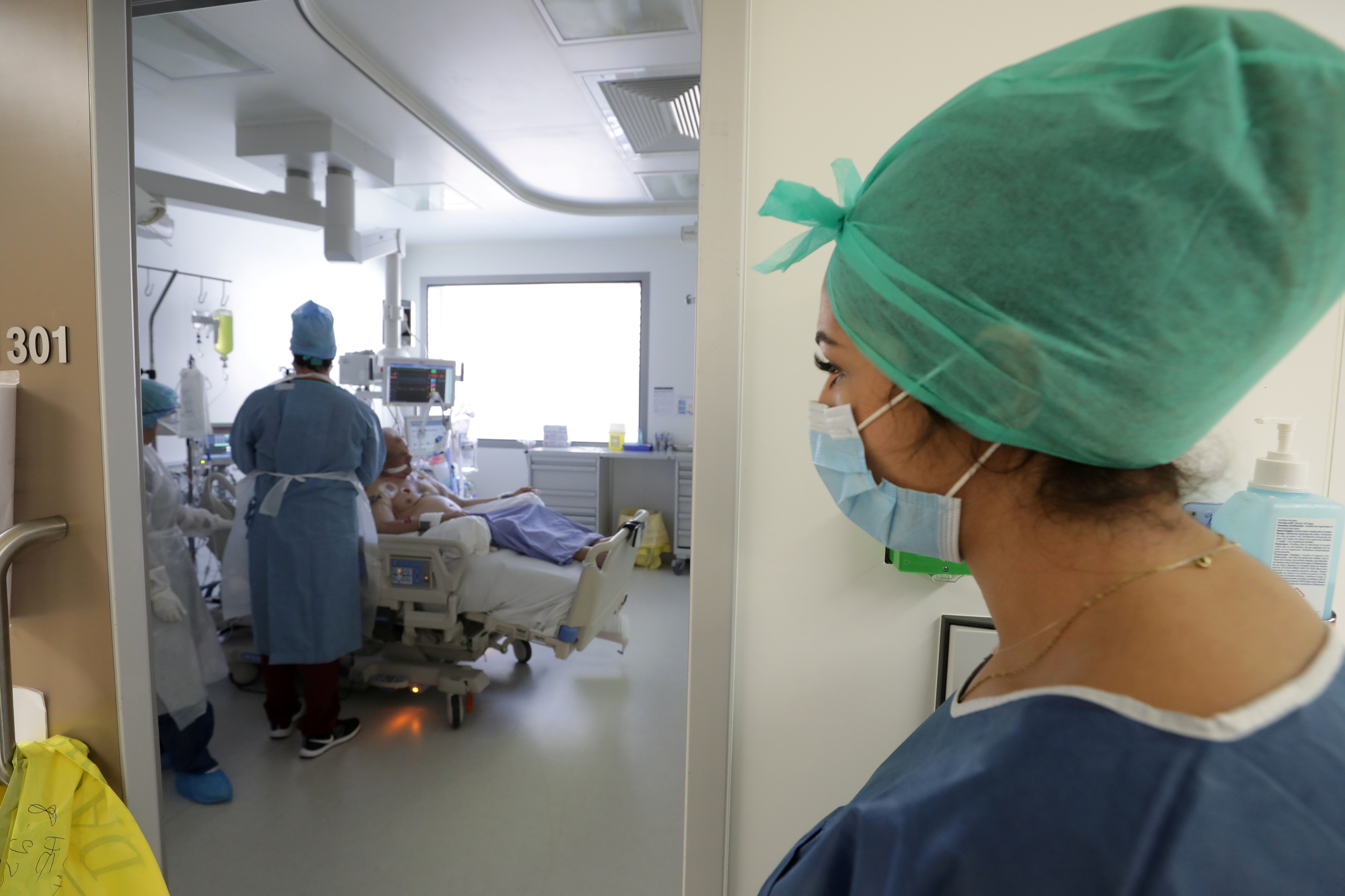 2020-09-08T154347Z_1619713221_RC2FUI9JK3WY_RTRMADP_3_HEALTH-CORONAVIRUS-FRANCE-MARSEILLE