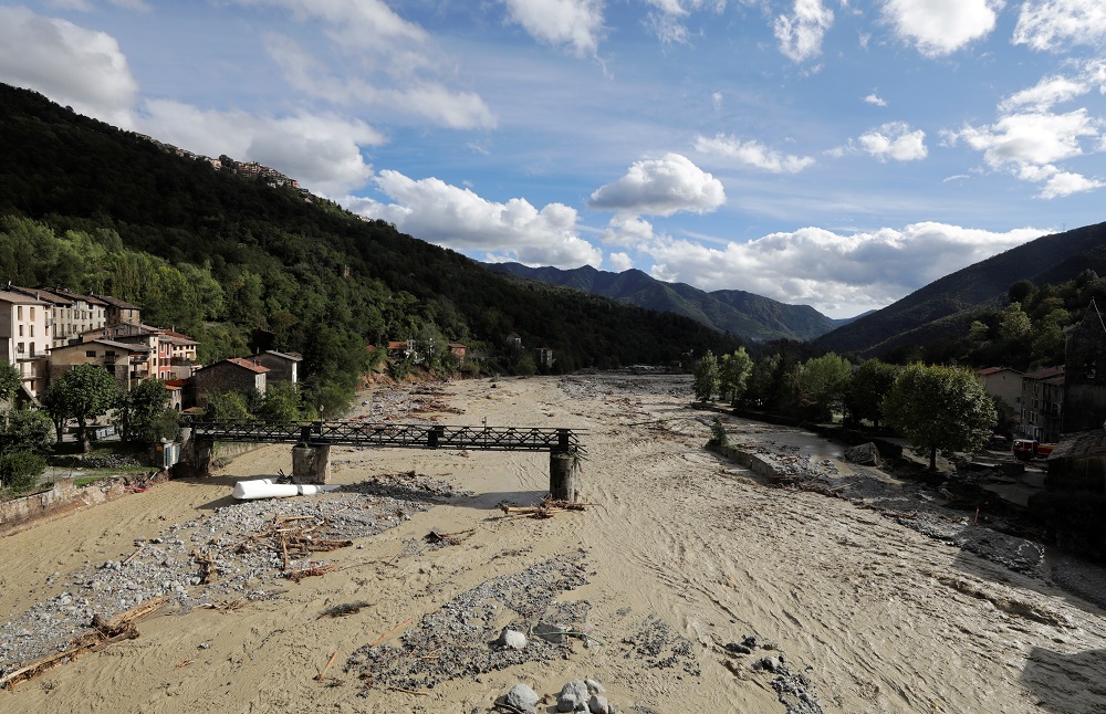 2020-10-03T171050Z_729755344_RC24BJ9K44SI_RTRMADP_3_FRANCE-FLOODS