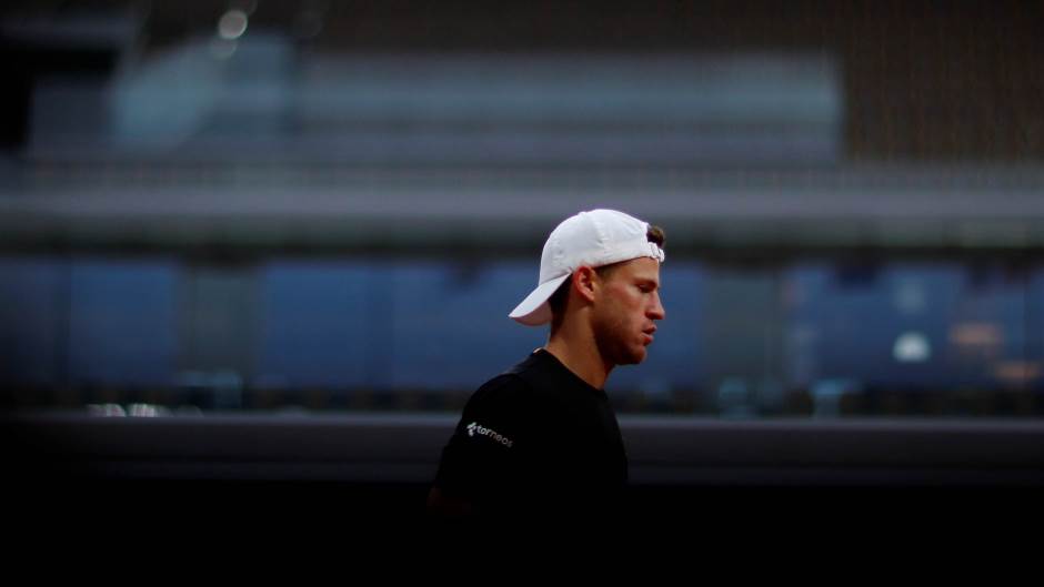 2020-10-06T160219Z_830406275_RC24DJ9Q4UEH_RTRMADP_3_TENNIS-FRENCHOPEN