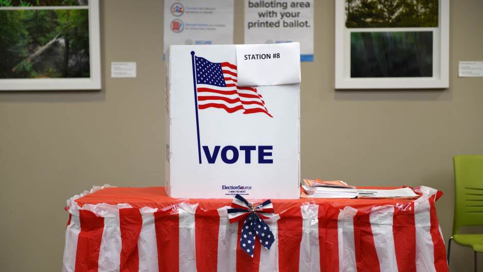 2020-10-30T124408Z_39164299_RC20TJ9WPOQ3_RTRMADP_3_USA-ELECTION