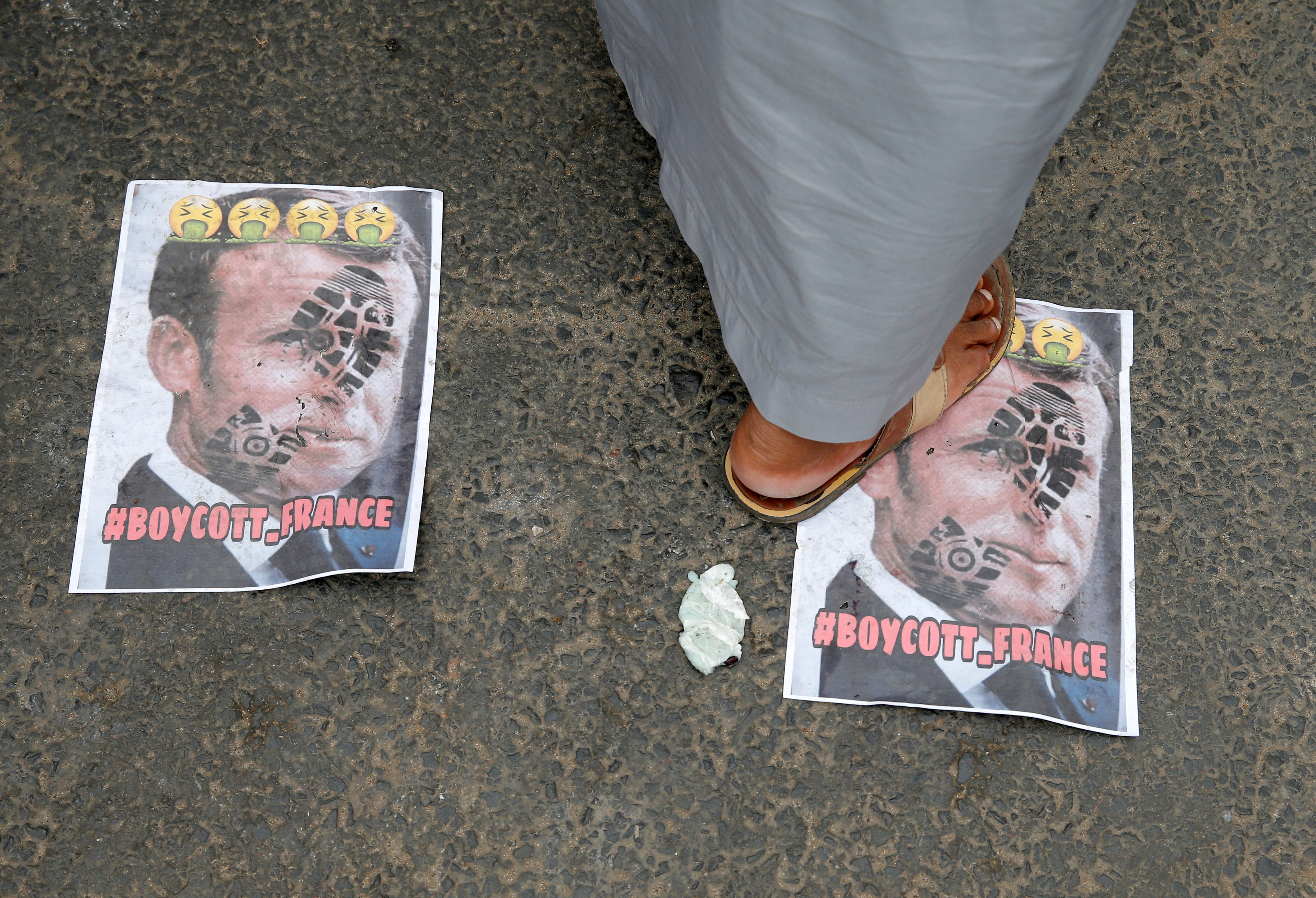 2020-10-31T101203Z_1282341649_RC2MTJ9AJMED_RTRMADP_3_FRANCE-SECURITY-PROTESTS