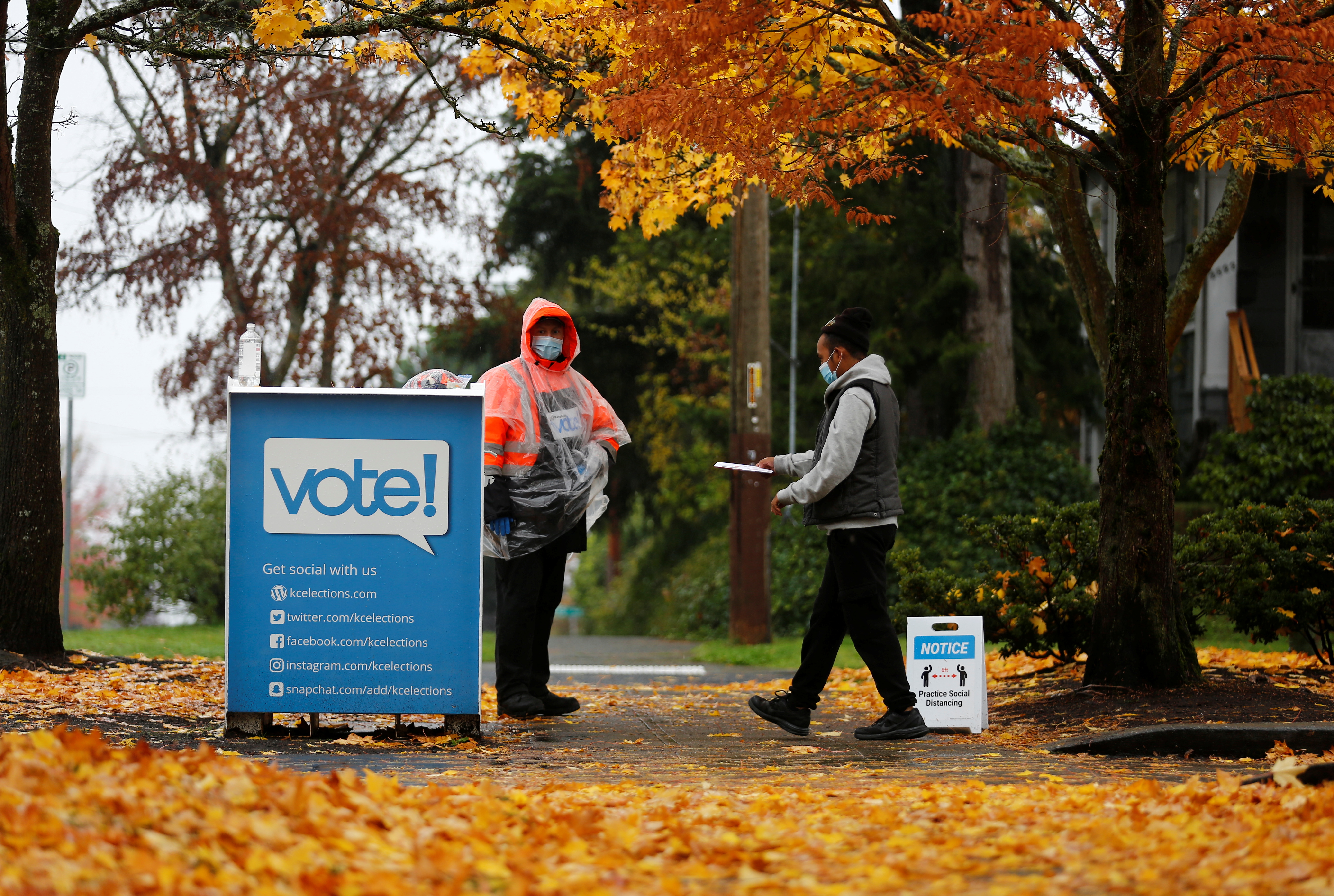 2020-11-03T235933Z_252173463_RC2ZVJ9UQA59_RTRMADP_3_USA-ELECTION-WASHINGTON