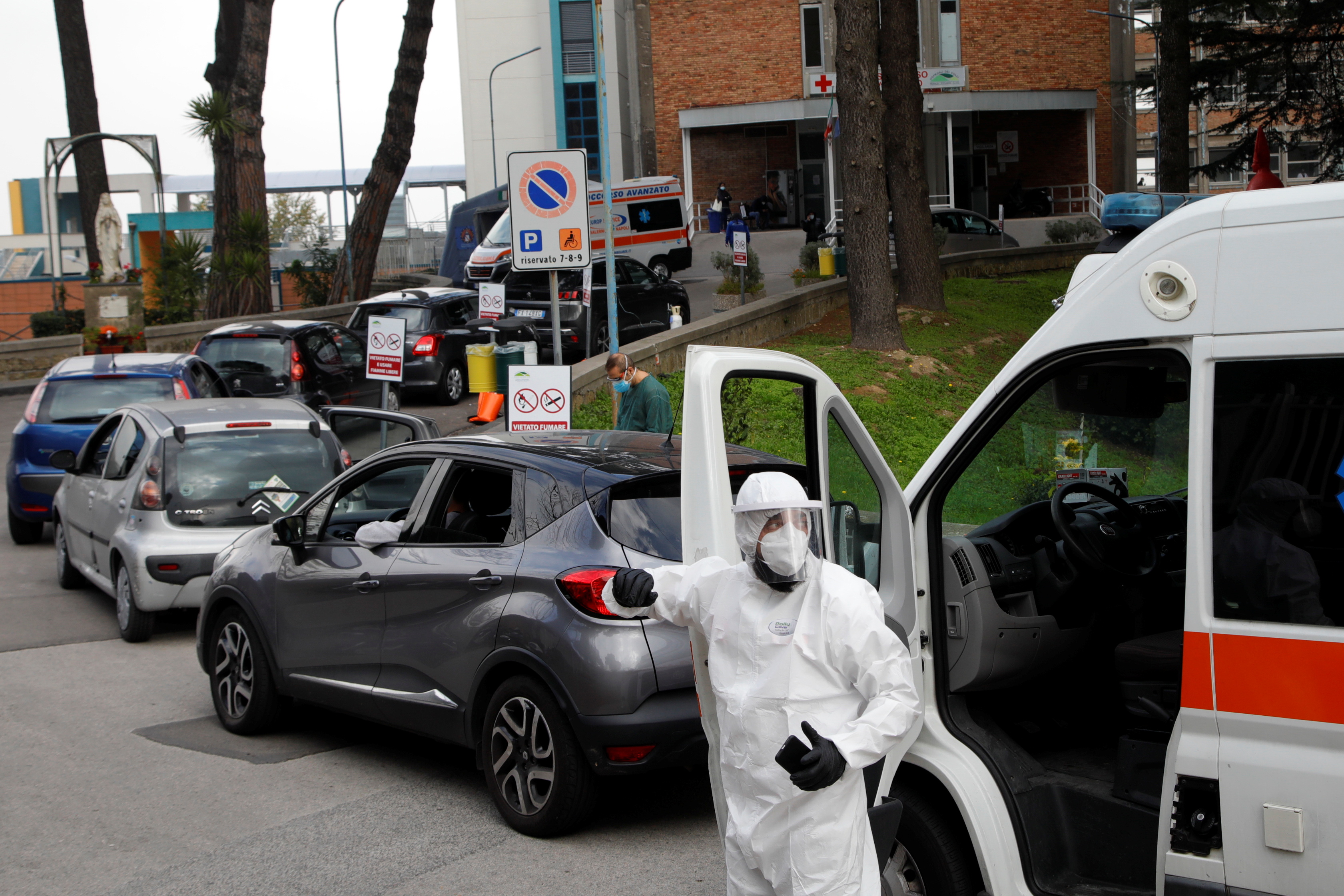 REUTERS/Ciro De Luca