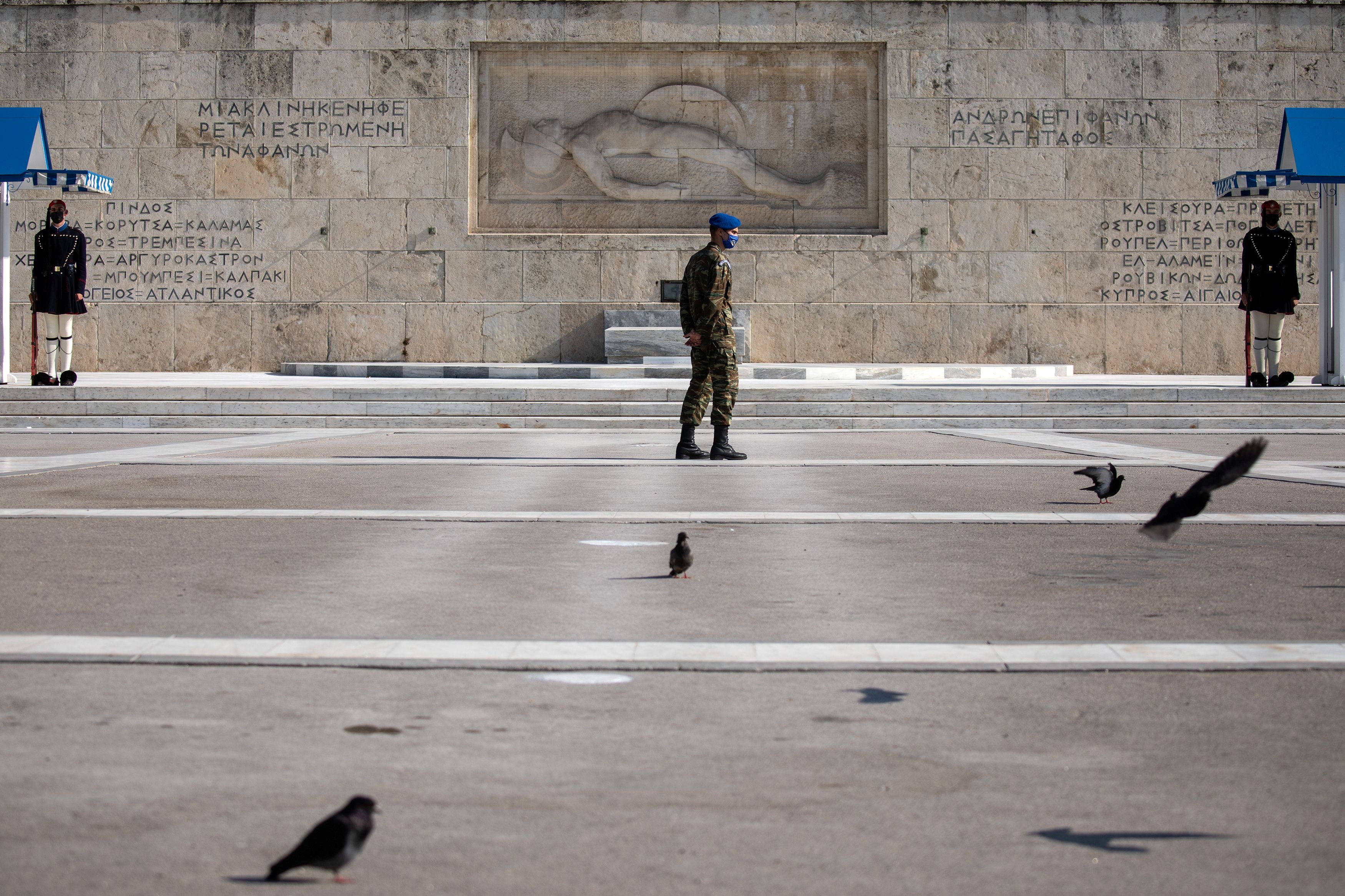 2020-11-21T185232Z_73211967_RC2U7K9INXPO_RTRMADP_3_HEALTH-CORONAVIRUS-GREECE-CASUALTIES
