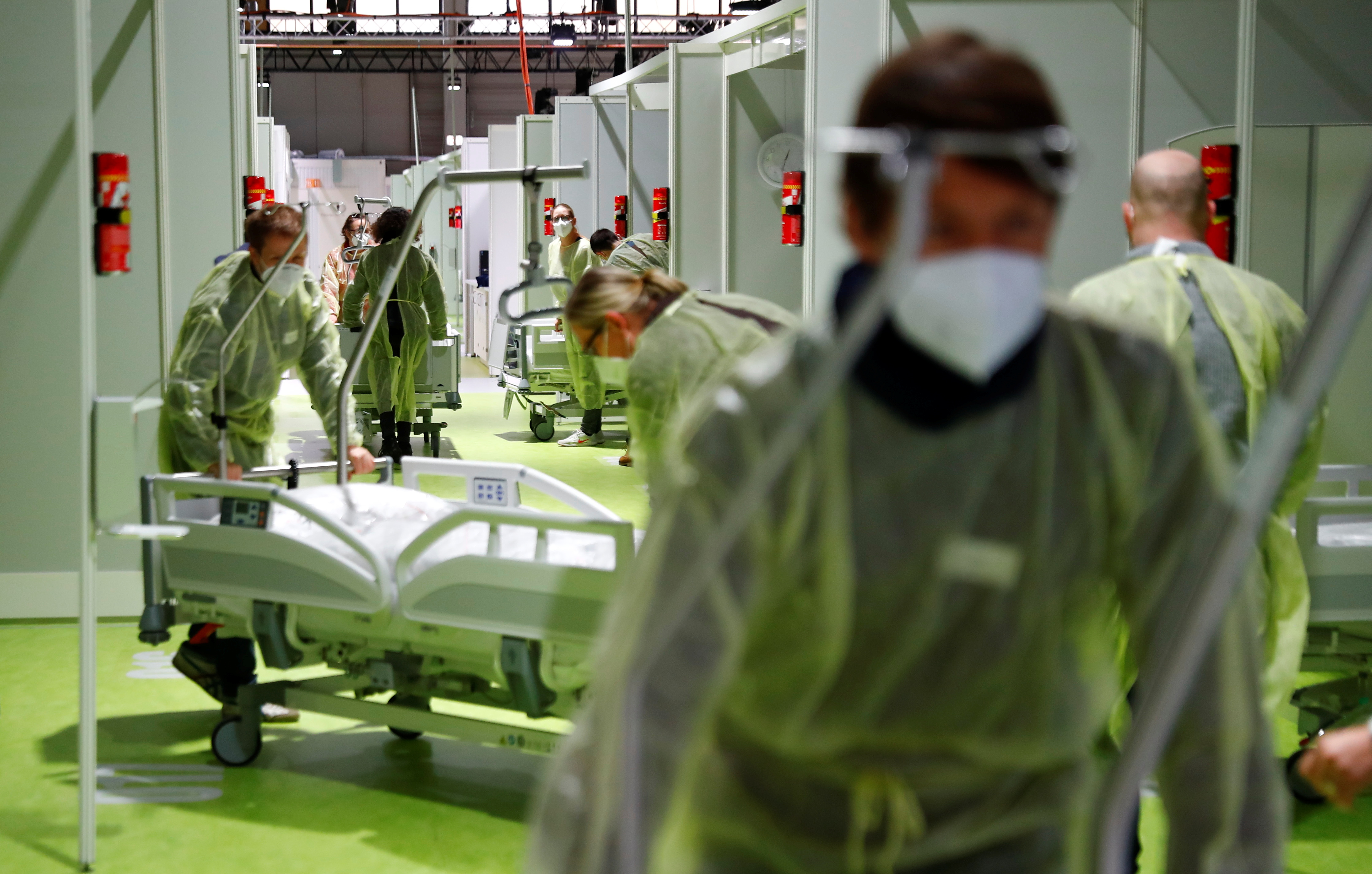 2020-11-26T122830Z_492150552_RC20BK9F8KUD_RTRMADP_3_HEALTH-CORONAVIRUS-GERMANY-HOSPITAL