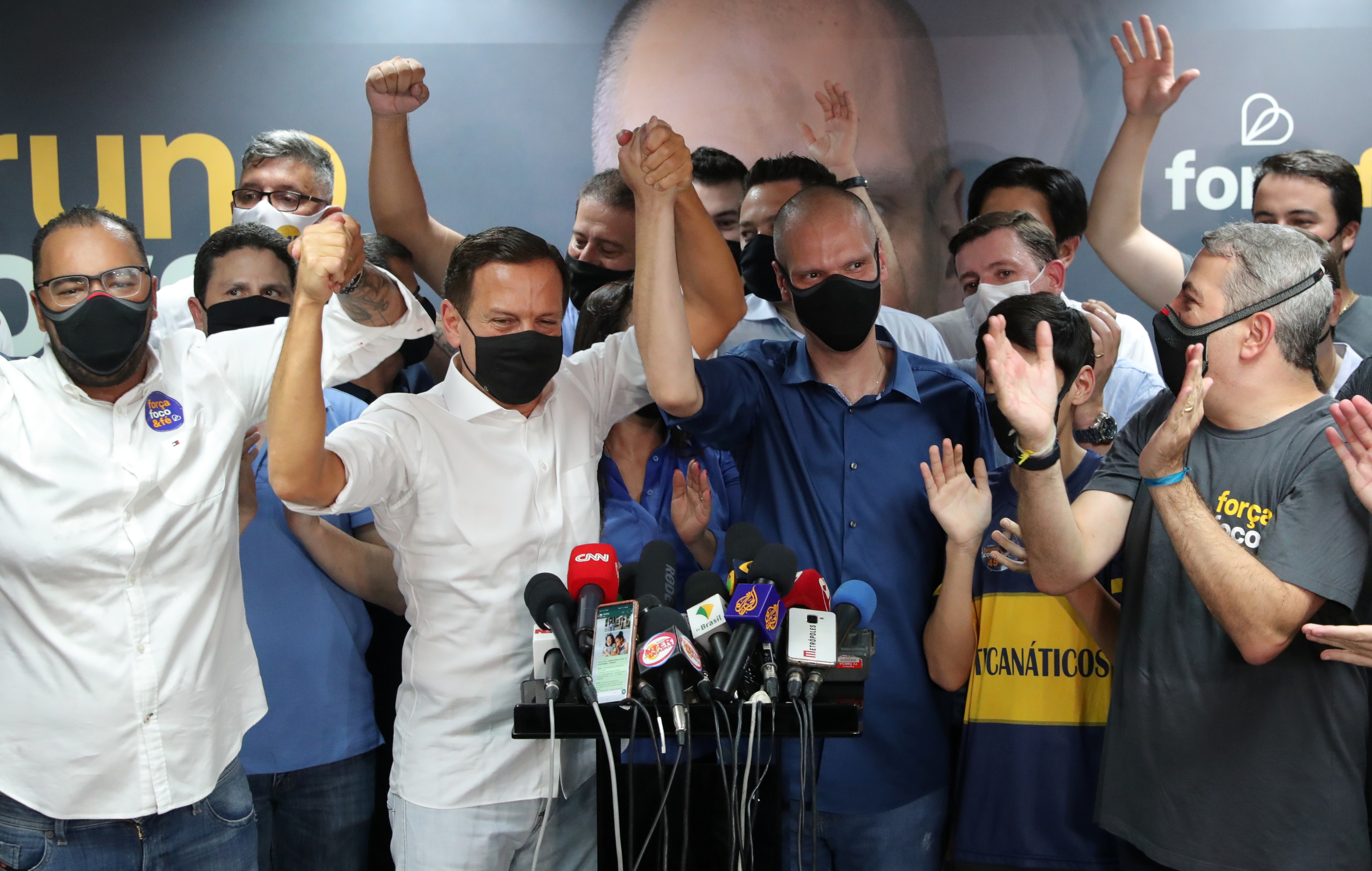 2020-11-29T231101Z_1326505741_RC2BDK9LLL1Y_RTRMADP_3_BRAZIL-ELECTIONS