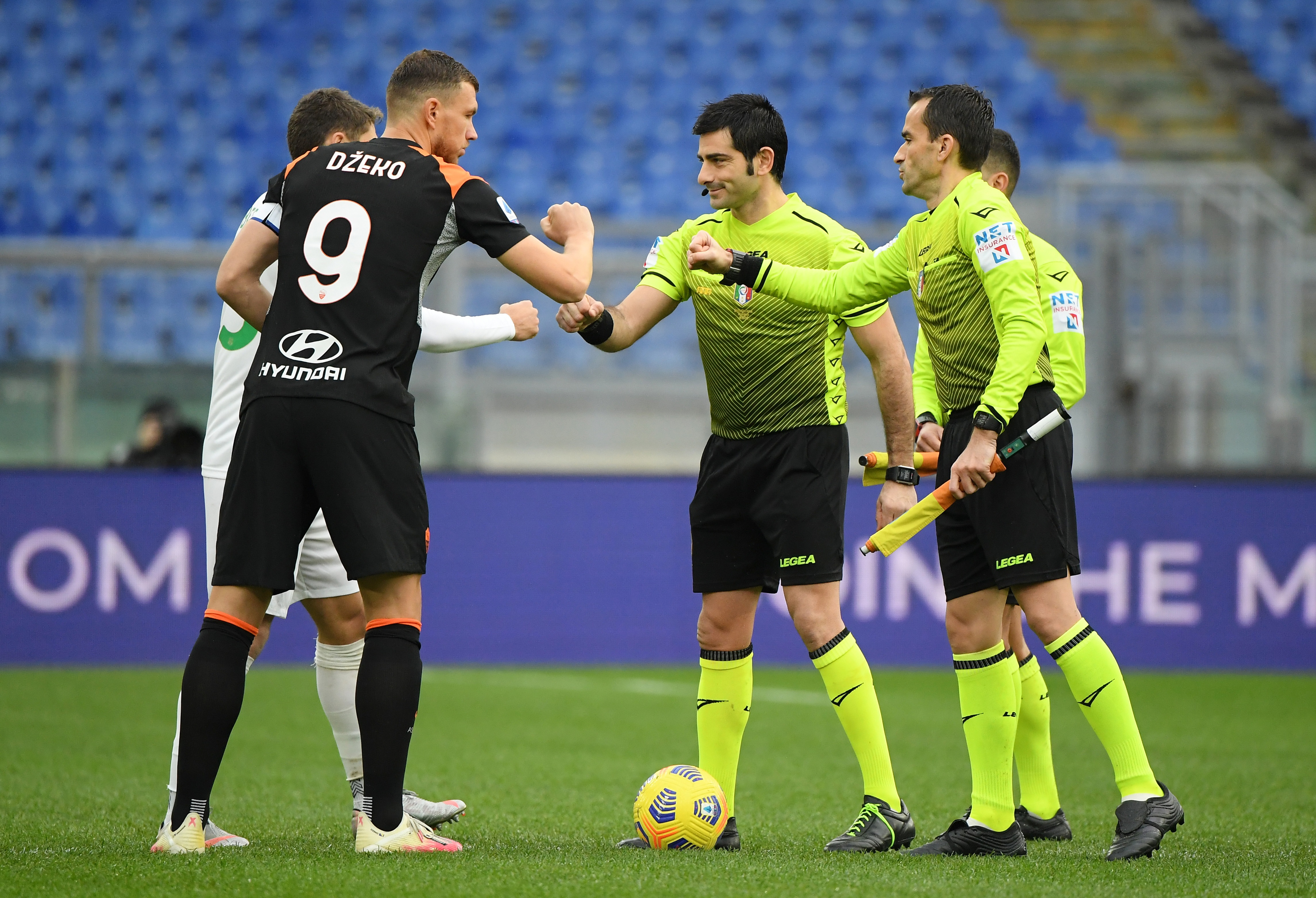 2020-12-06T141034Z_1016466721_UP1EGC613DM2J_RTRMADP_3_SOCCER-ITALY-ROM-SAS-REPORT