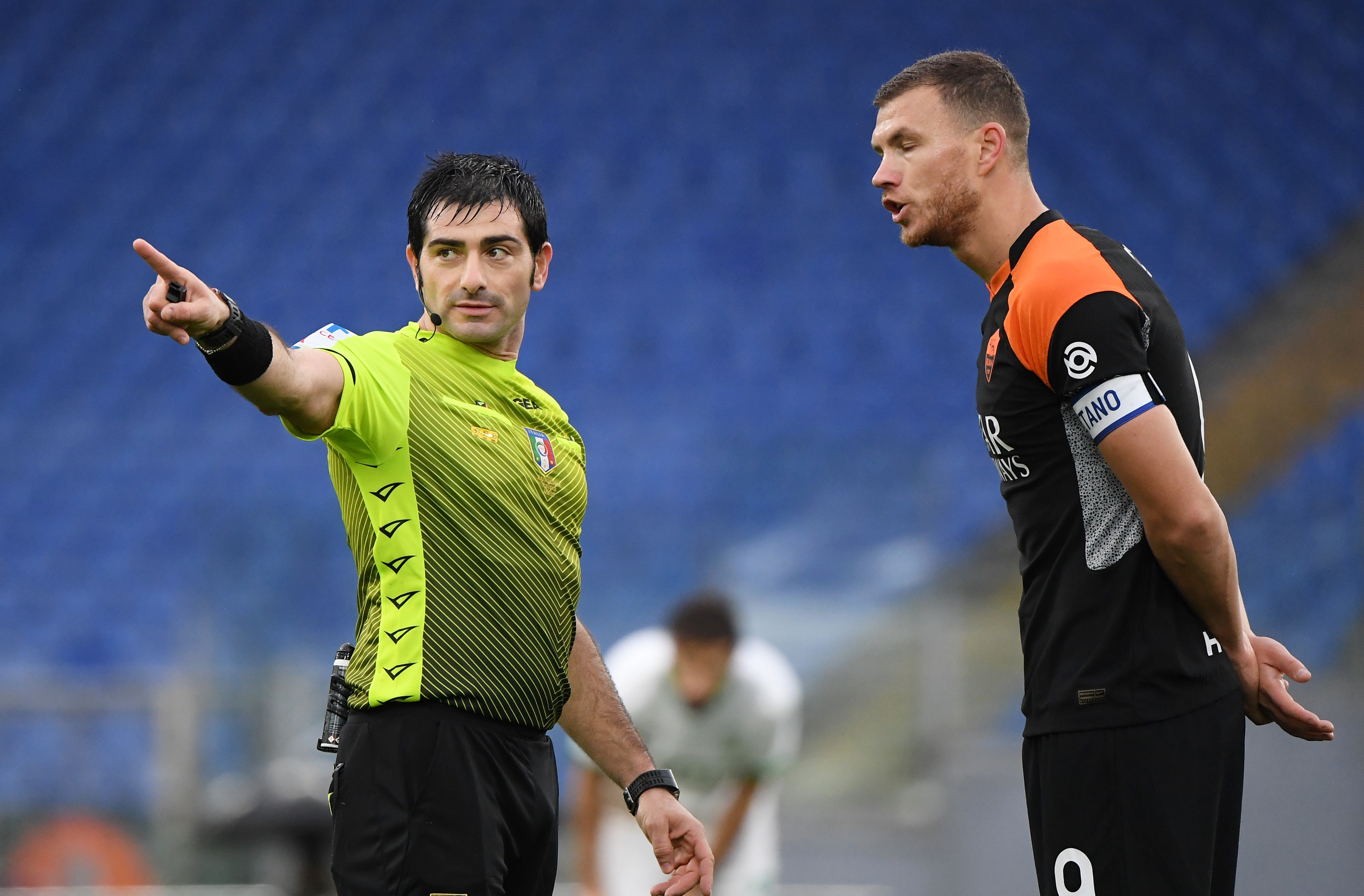 2020-12-06T145516Z_1946256344_UP1EGC615G458_RTRMADP_3_SOCCER-ITALY-ROM-SAS-REPORT