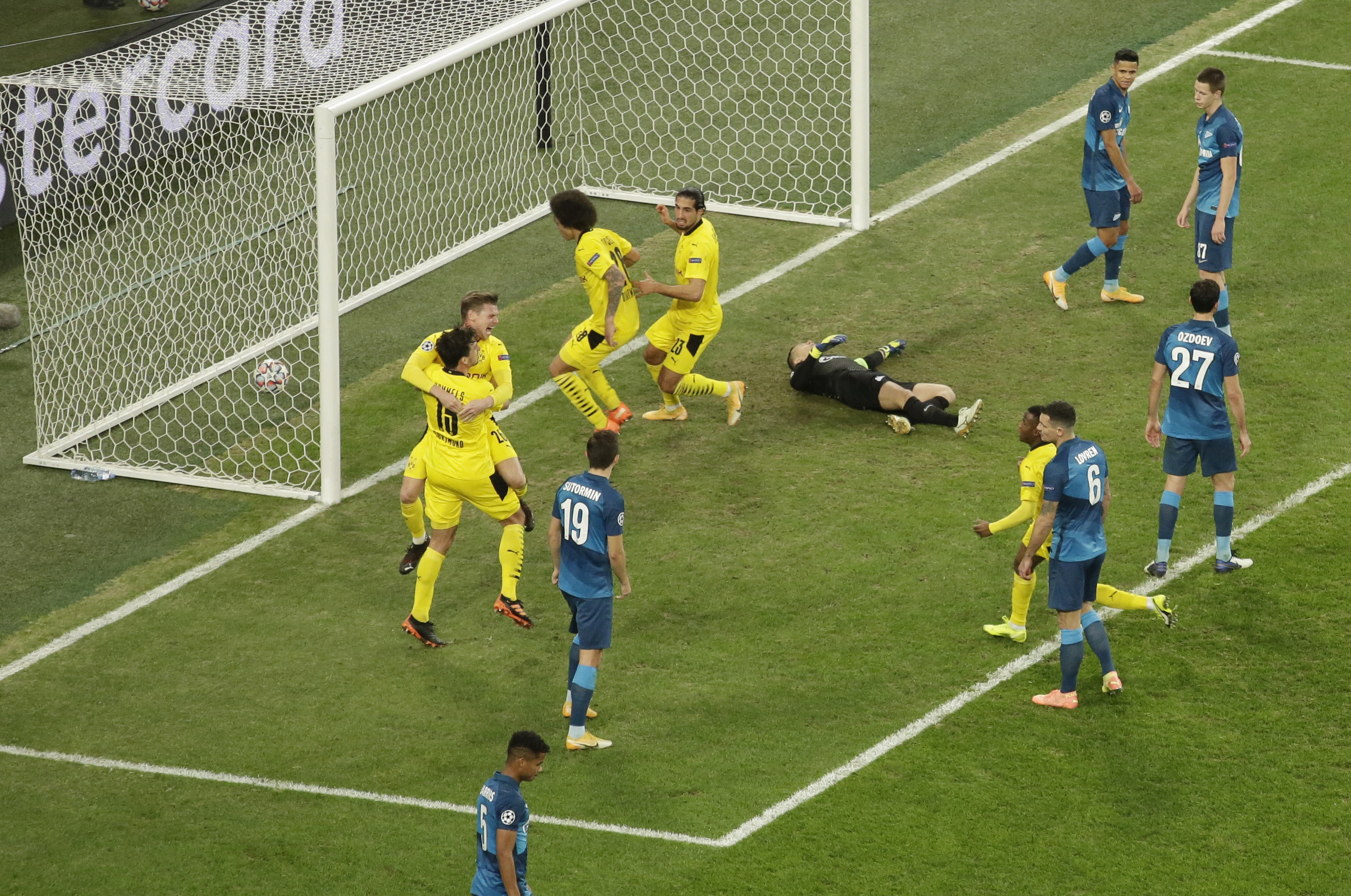 2020-12-08T193835Z_1439345570_UP1EGC81IKB1P_RTRMADP_3_SOCCER-CHAMPIONS-ZSP-DOR-REPORT