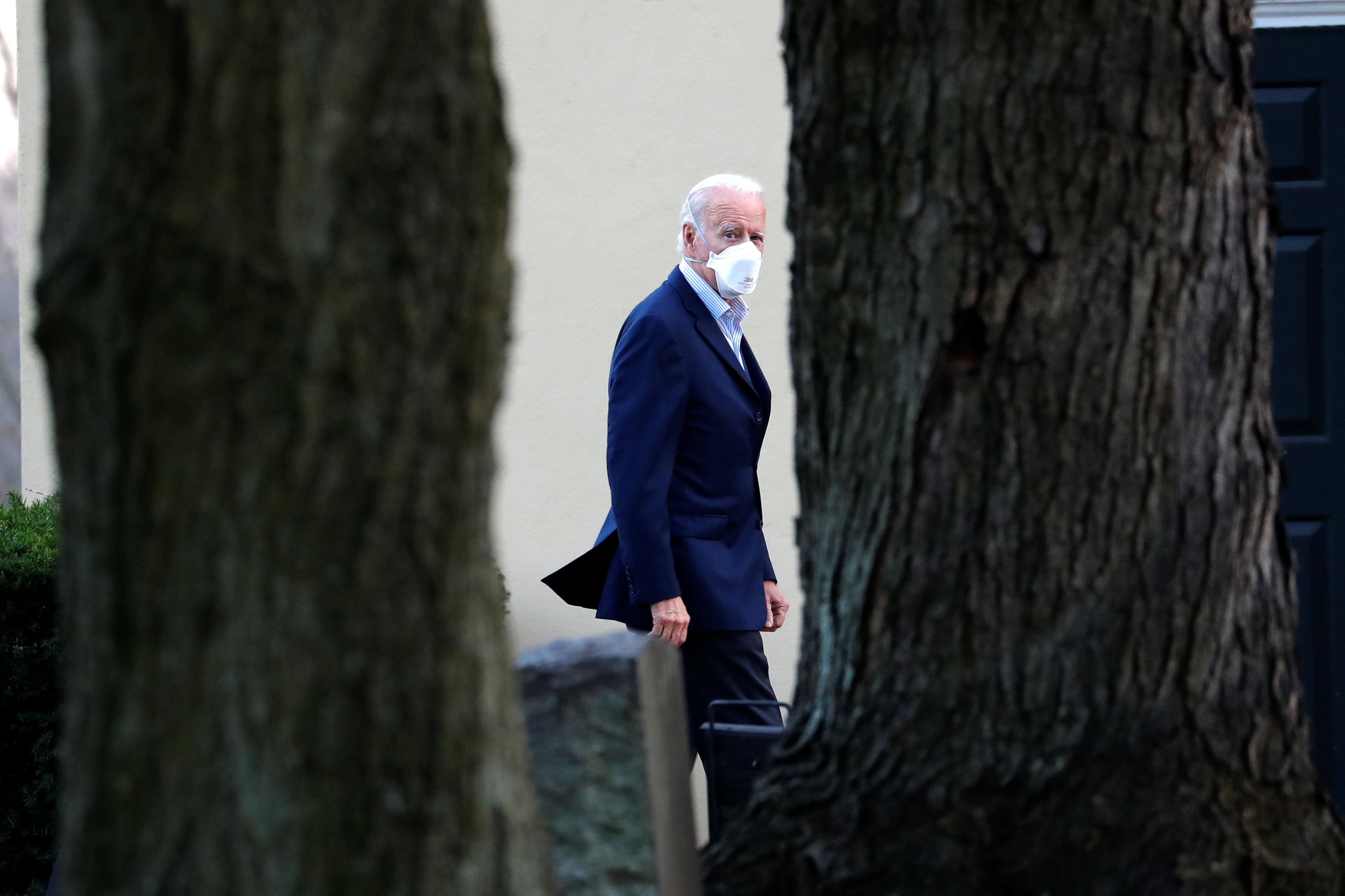 2020-12-12T211613Z_1179673412_RC2XLK98SH2W_RTRMADP_3_USA-BIDEN