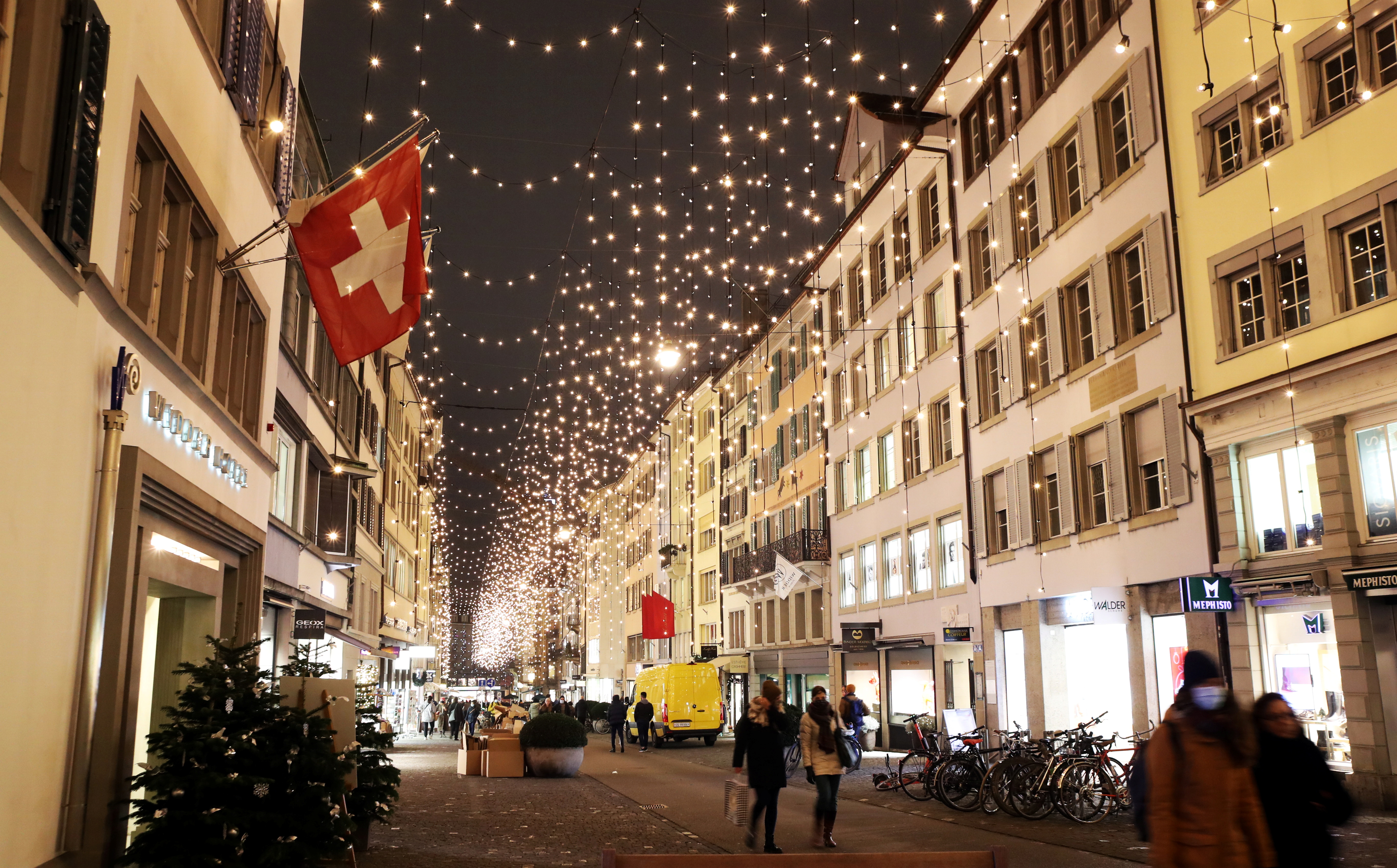 2020-12-16t204726z-328507040-rc2kok929k84-rtrmadp-3-christmas-season-swiss-326667.jpeg