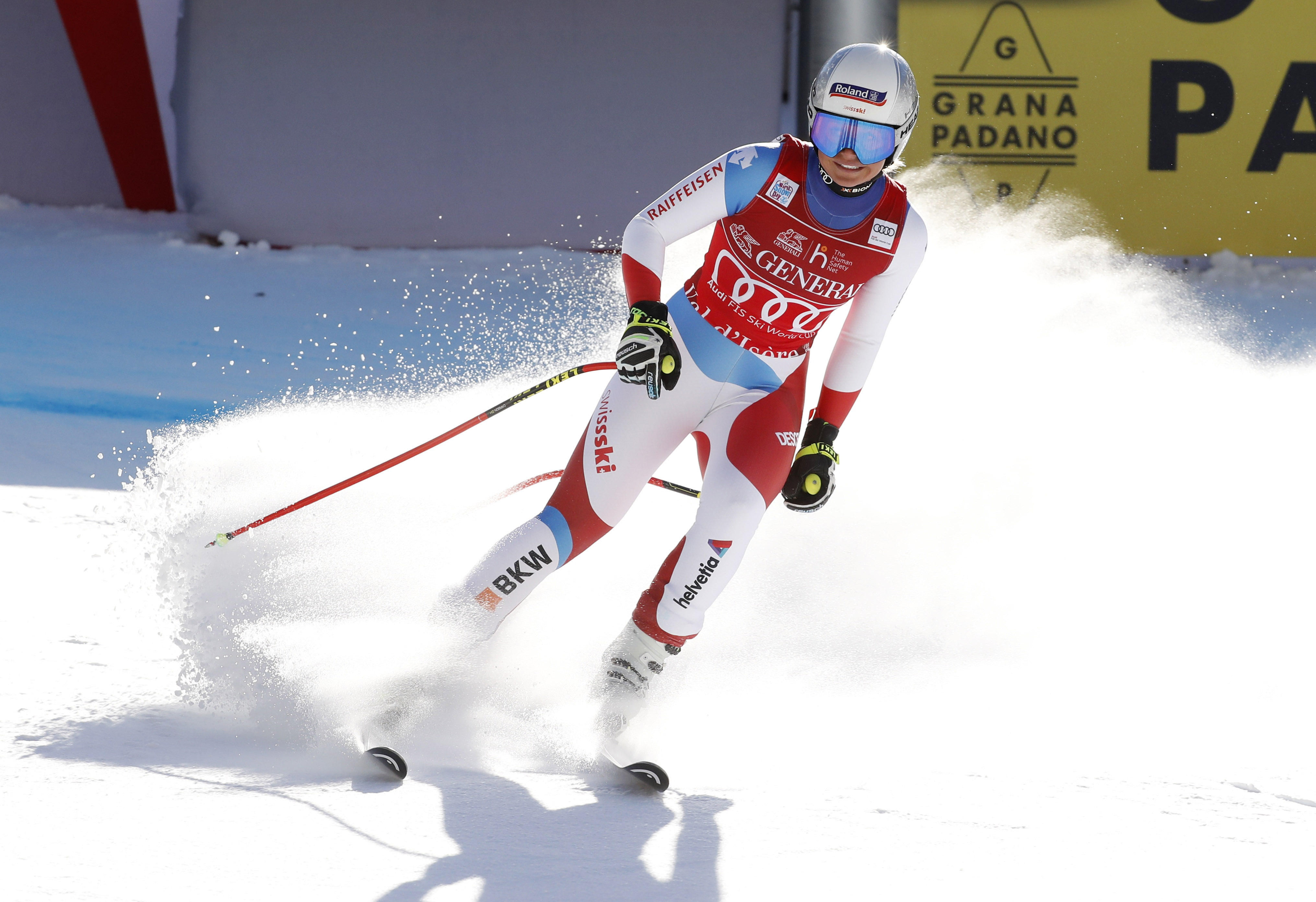 2020-12-18T100354Z_1896044592_UP1EGCI0RYI8A_RTRMADP_3_ALPINE-SKIING