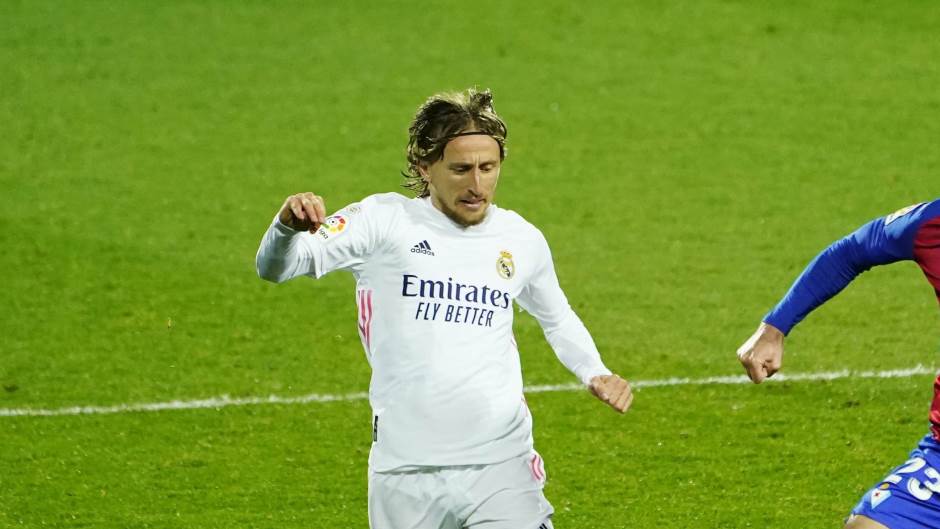 2020-12-20T212245Z_1775236199_UP1EGCK1NDXLP_RTRMADP_3_SOCCER-SPAIN-EIB-MAD-REPORT