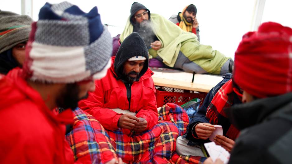 2020-12-27T144825Z_1591003780_RC2QVK92PK87_RTRMADP_3_EUROPE-MIGRANTS-BOSNIA-SNOW