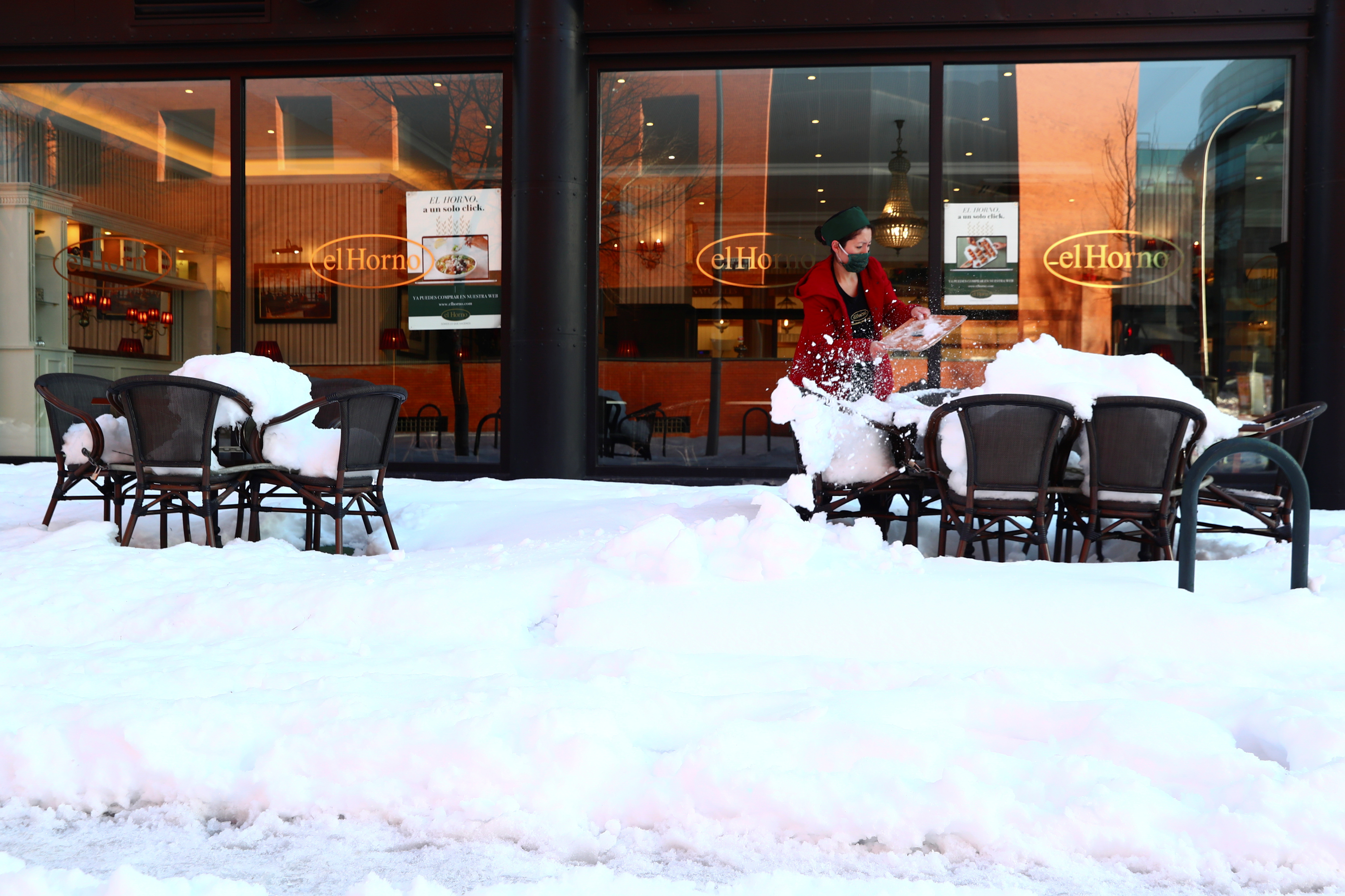 Heavy snowfall in Madrid
