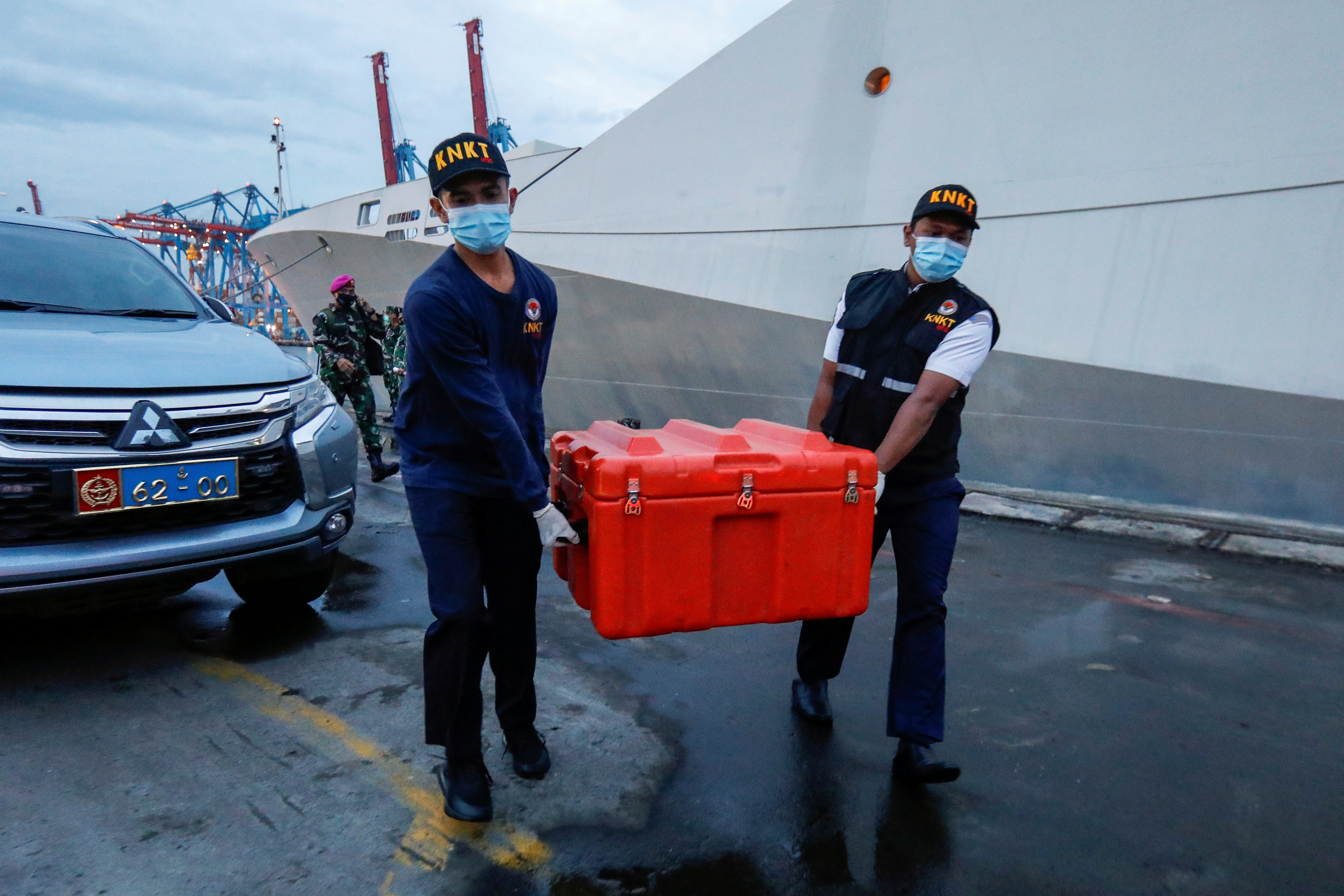 Indonesia continues search for debris of Sriwijaya Air flight SJ 182