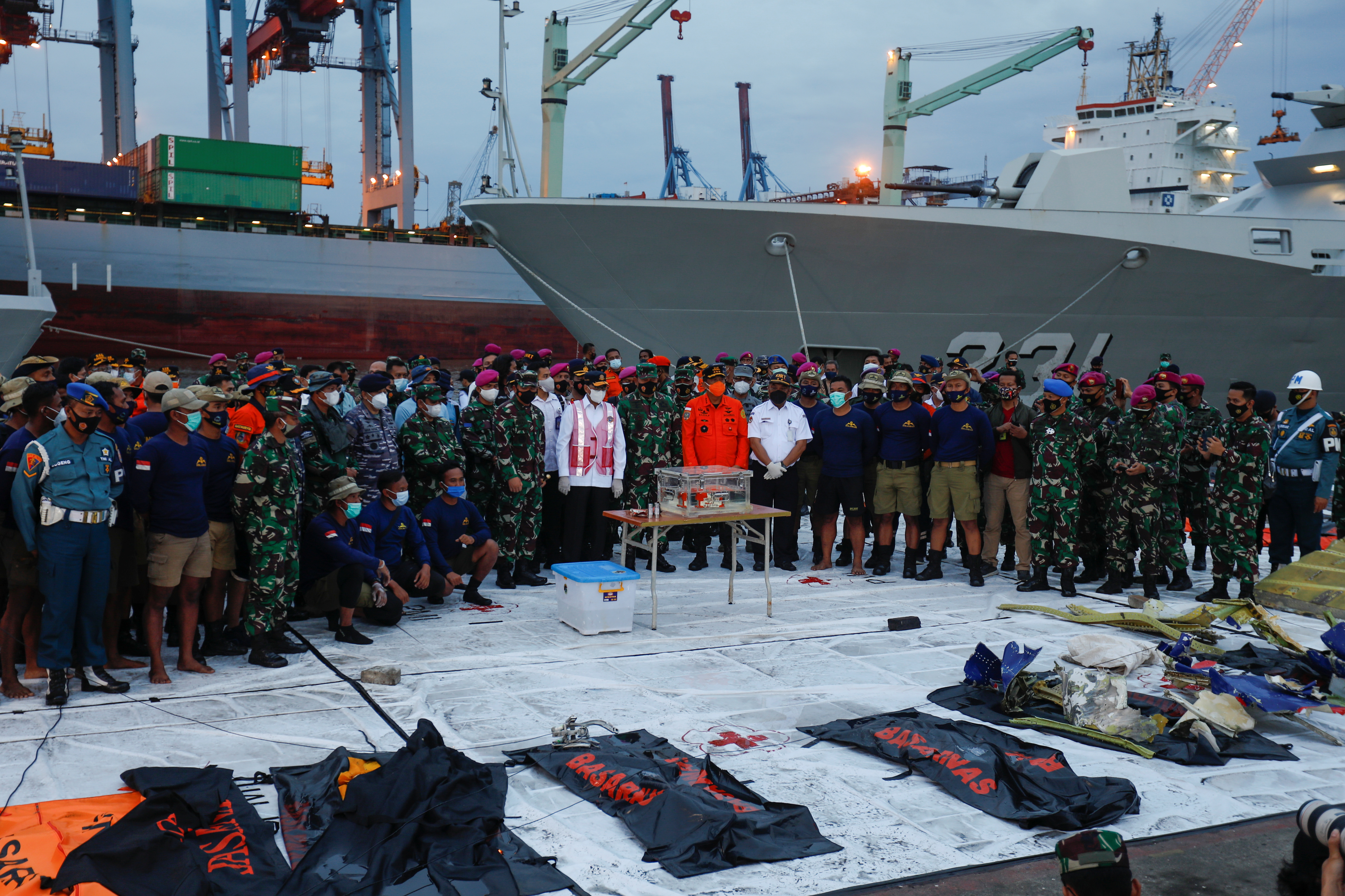 Indonesia continues search for debris of Sriwijaya Air flight SJ 182