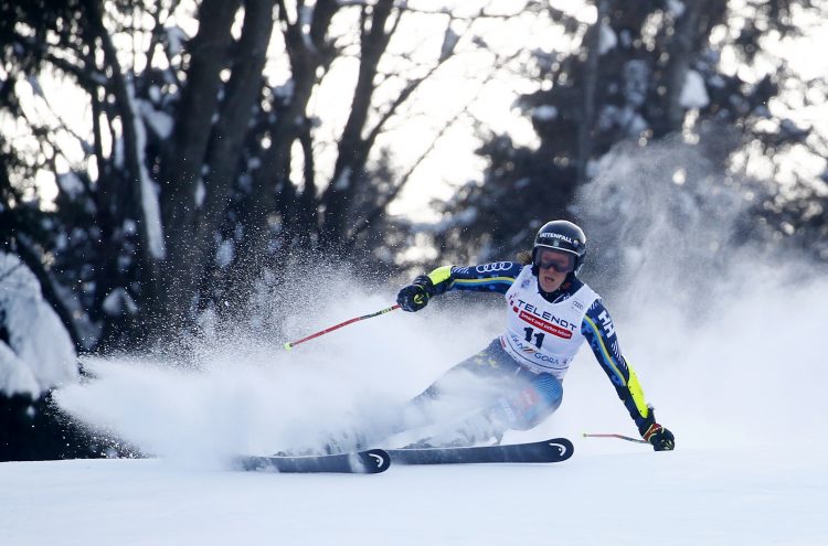 2021-01-17T084010Z_1667001364_UP1EH1H0O2YPN_RTRMADP_3_ALPINE-SKIING-750x495