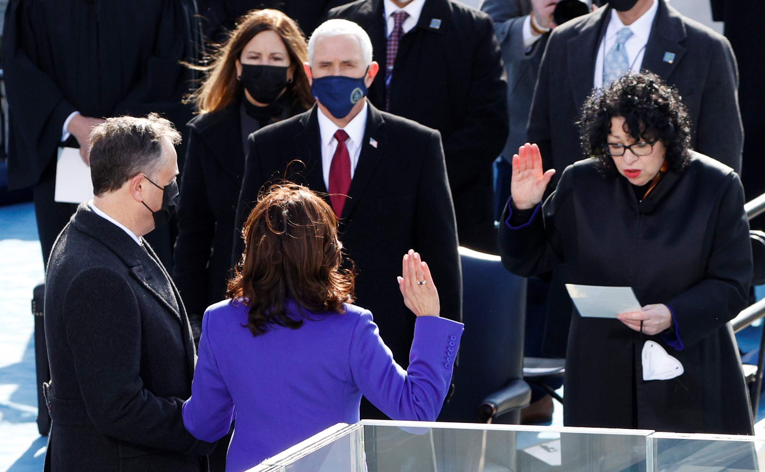 2021-01-20T164342Z_1553033152_RC2SBL9I0DQJ_RTRMADP_3_USA-BIDEN-INAUGURATION.jpg