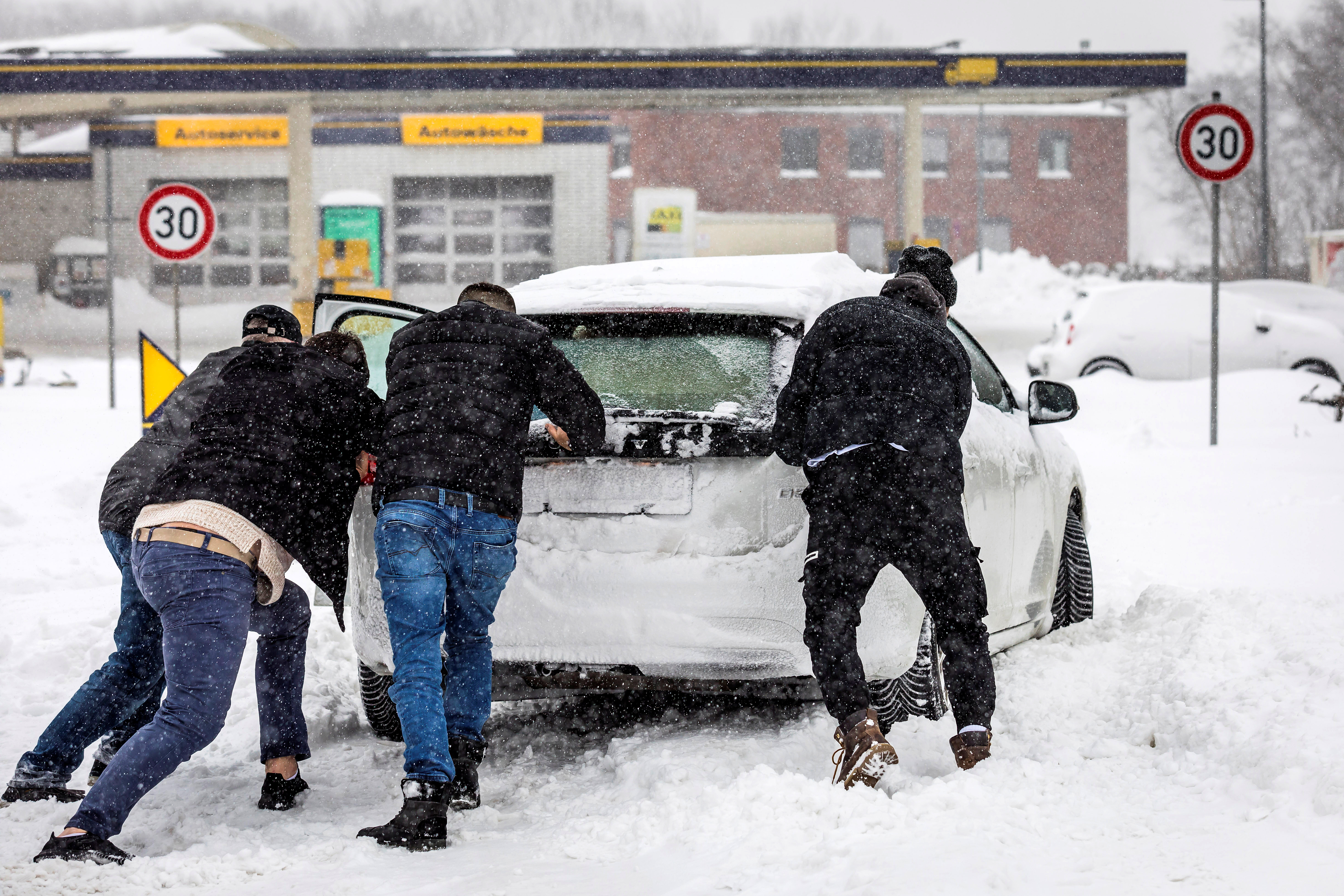 Snowed blanketed northern Germany and North Rhine Westphalia