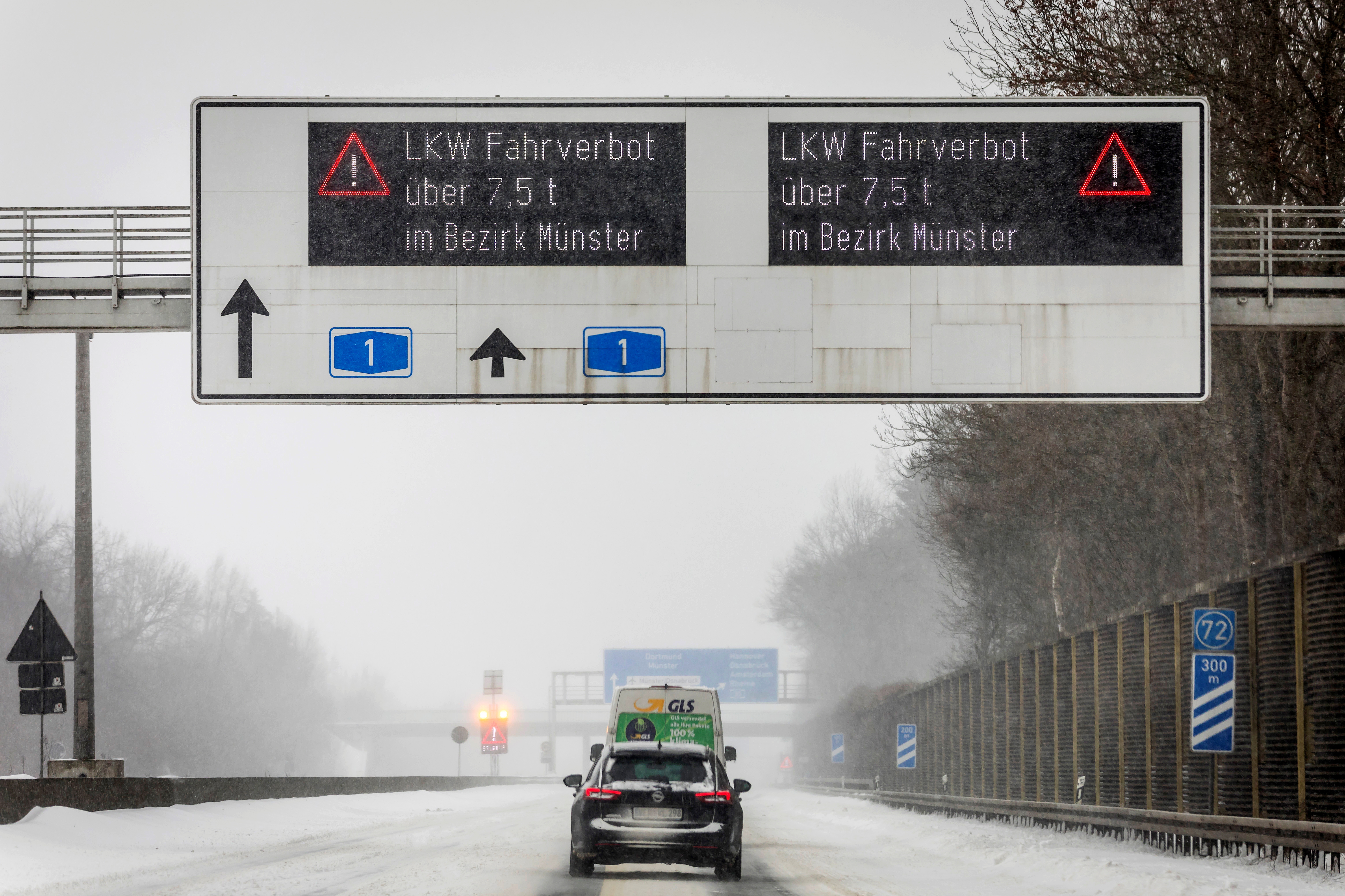 Snowed blanketed northern Germany and North Rhine Westphalia