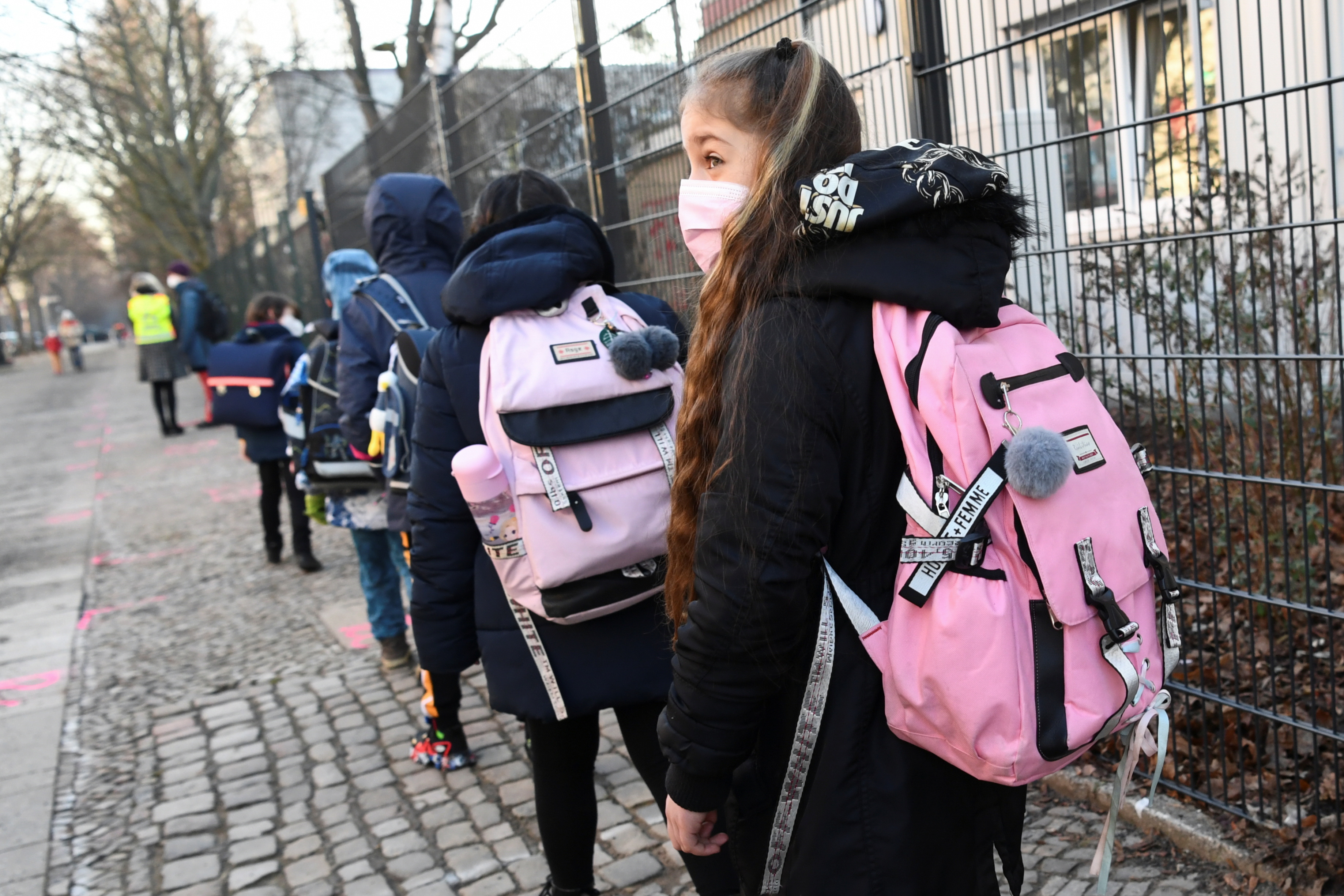 Elementary schools reopen during COVID-19 lockdown, in Berlin