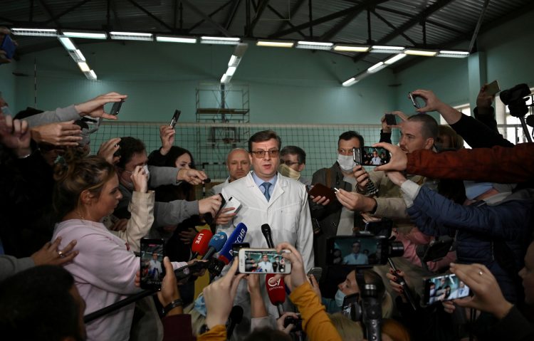 2021-05-09T162726Z_14258610_RC2GCN9PT0PR_RTRMADP_3_RUSSIA-POLITICS-NAVALNY-DOCTOR-750x479