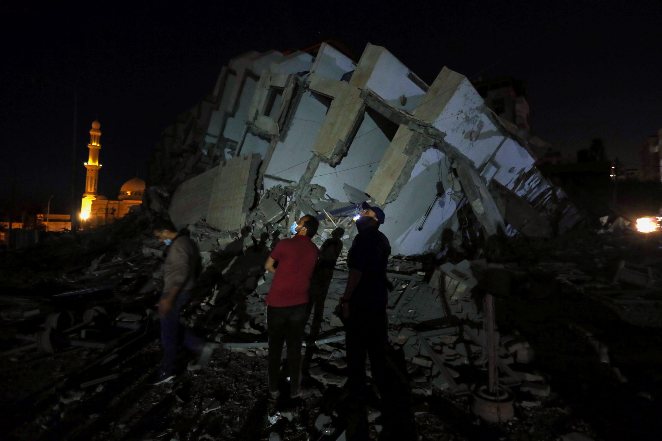 2021-05-11T183746Z_2024681258_RC2UDN9347R6_RTRMADP_3_ISRAEL-PALESTINIANS-JERUSALEM-scaled.jpg