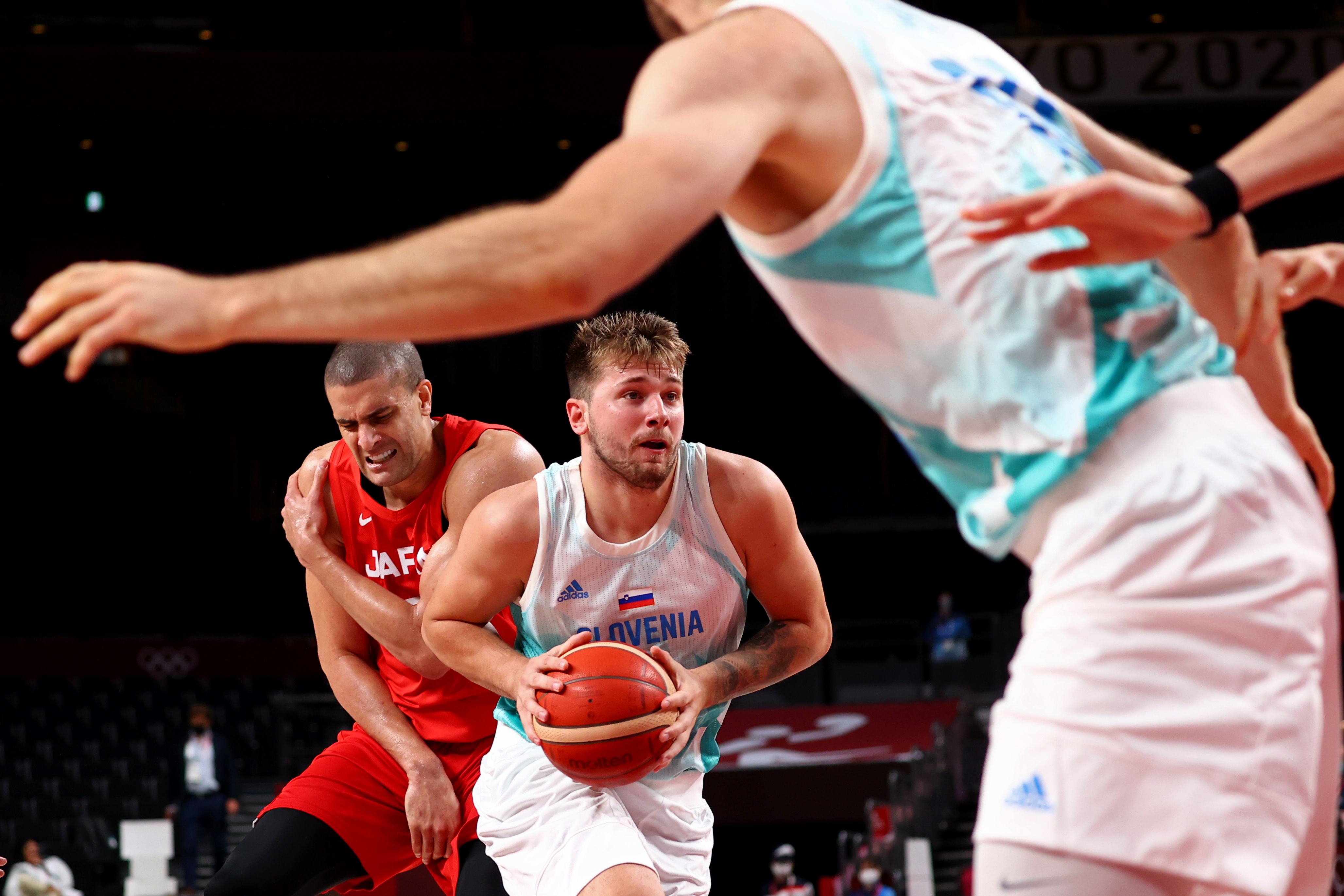 Basketball - Men - Group C - Slovenia v Japan