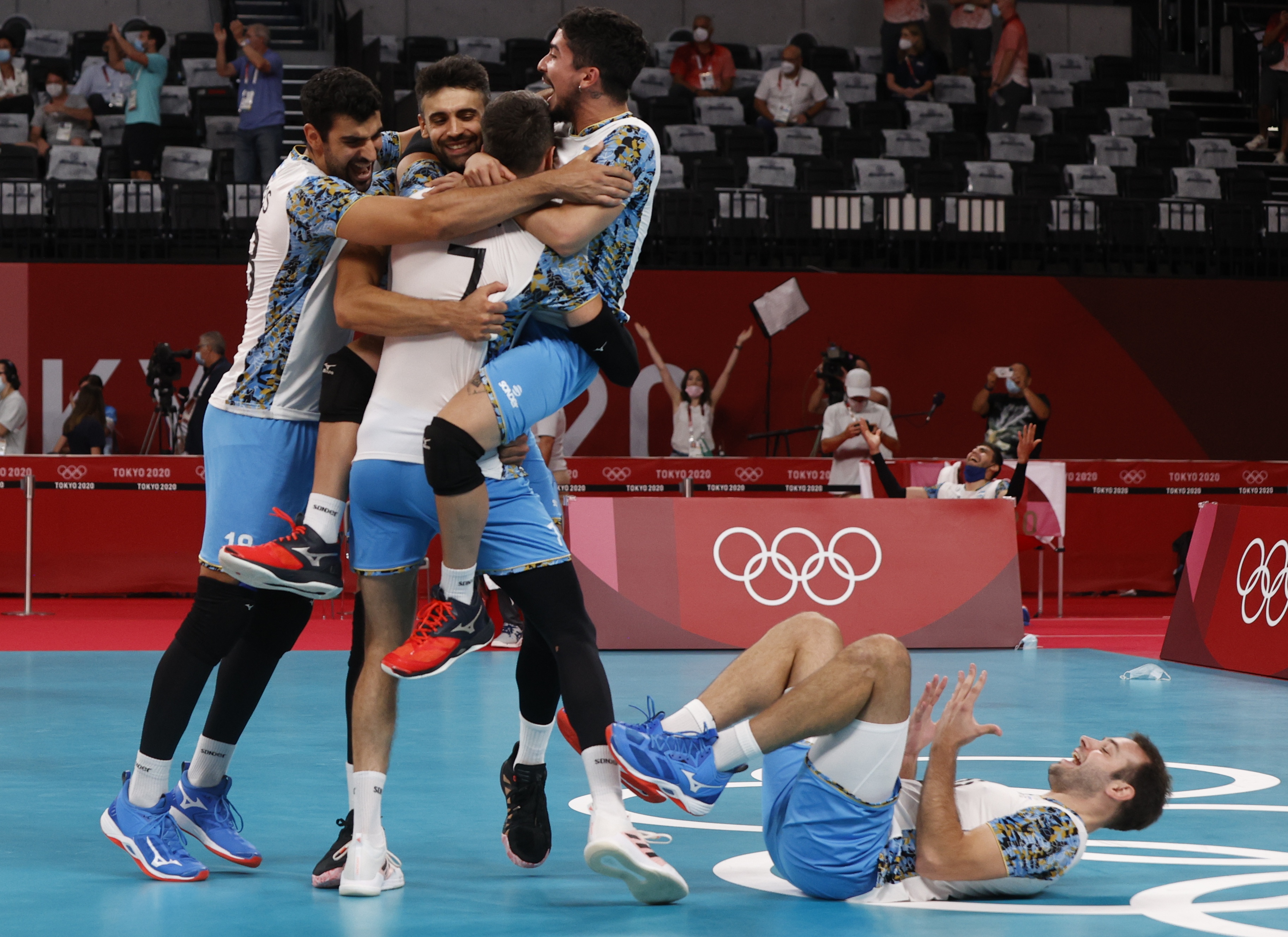 Volleyball - Men's Quarterfinal - Italy v Argentina