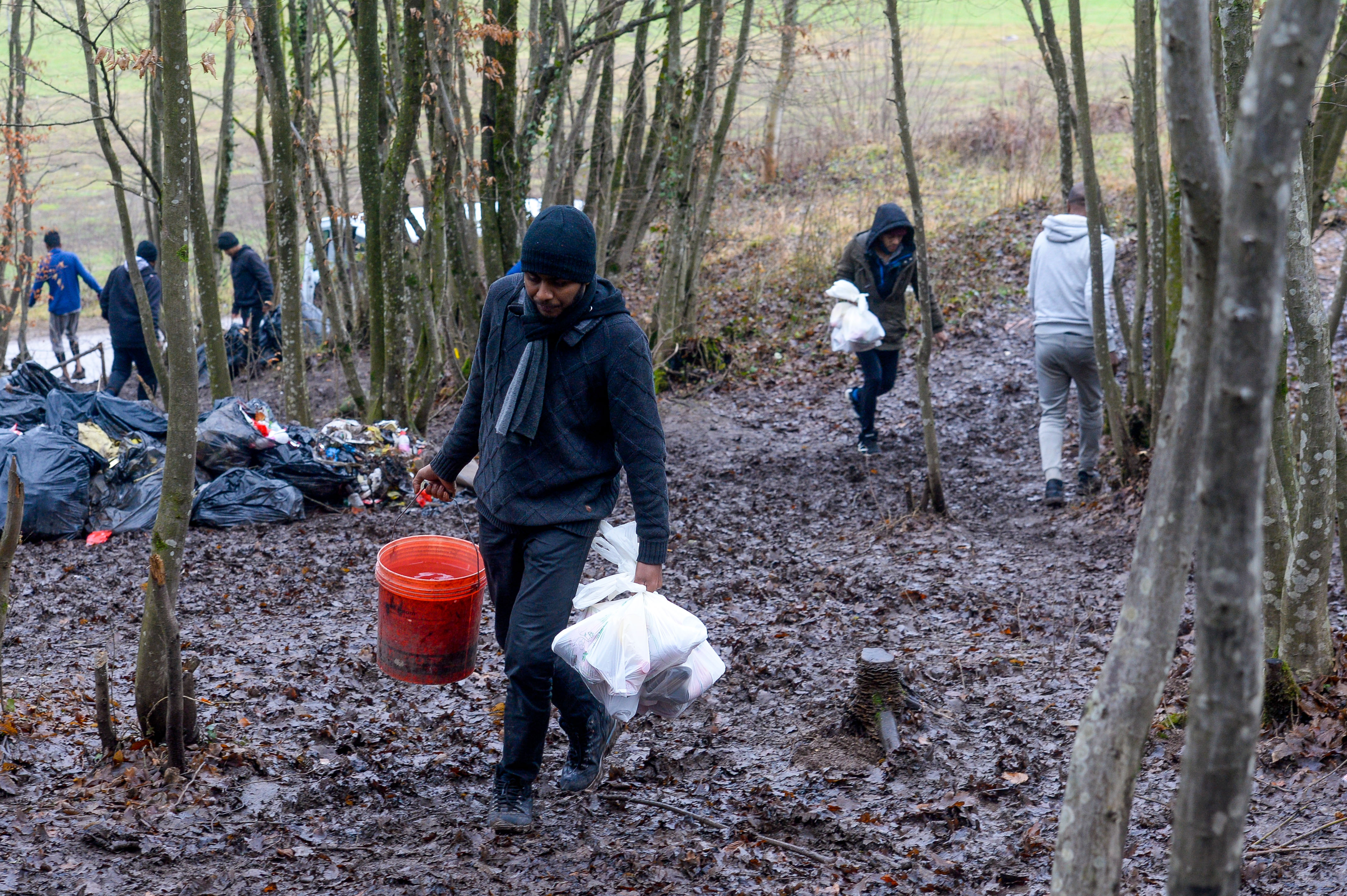 BiH: Migranti u kampu kod Velike Kladuše borave u izuzetno teškim uslovima