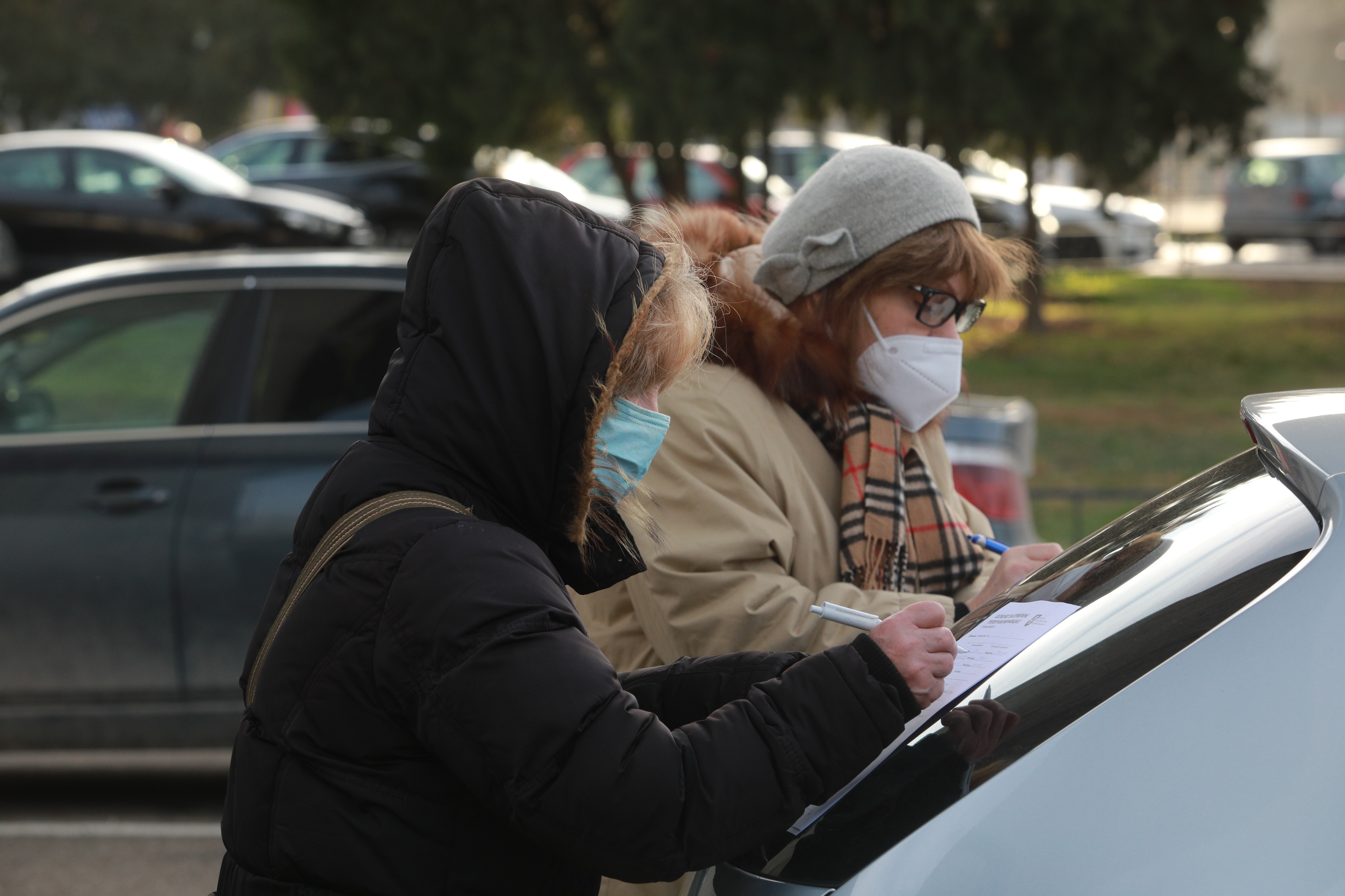 Beograd: Građani u redovima čekaju na vakcinaciju protiv koronavirusa