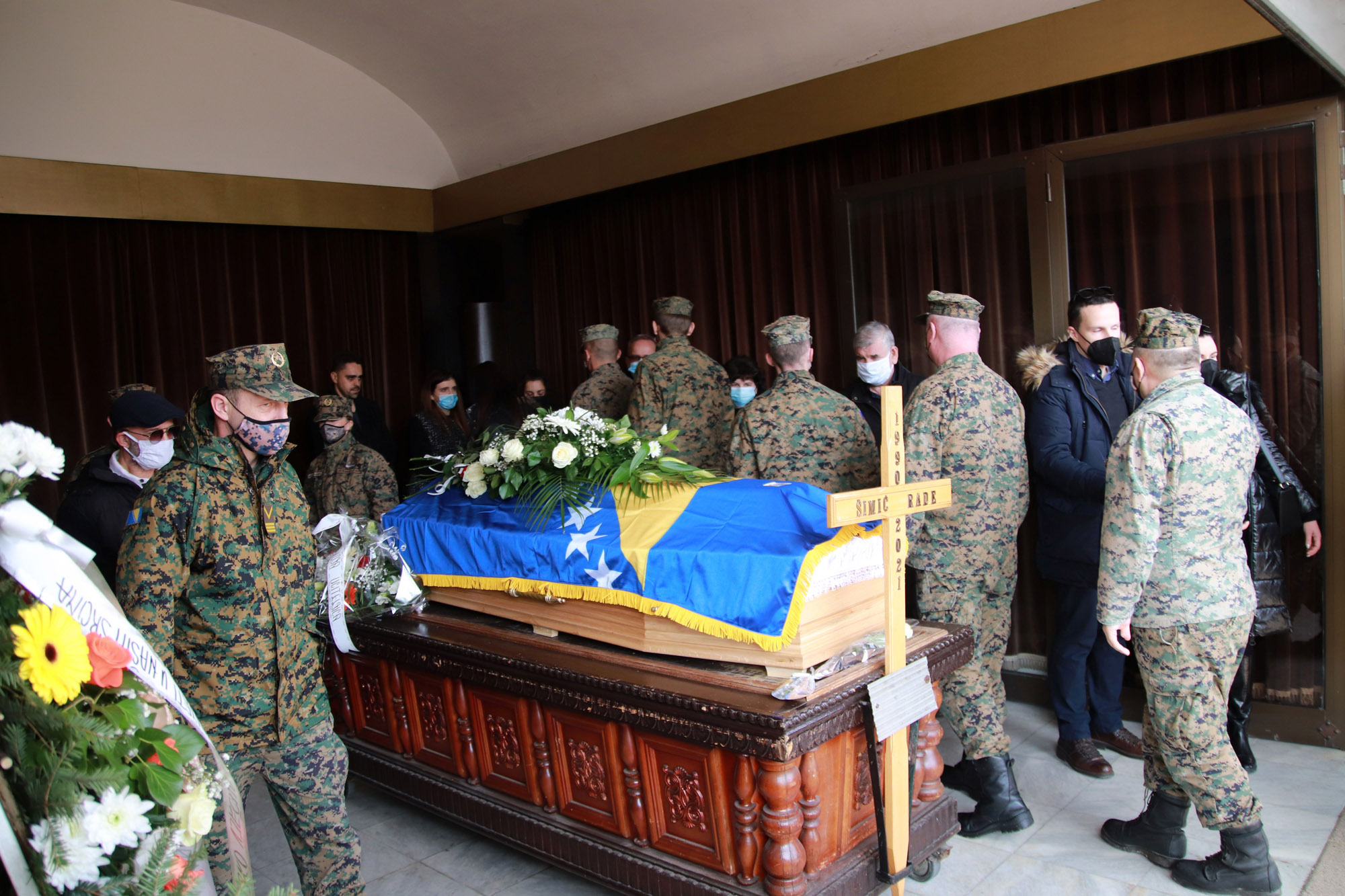 Tuzla: Veliki broj građana na posljednjem ispraćaju Radeta Šimića