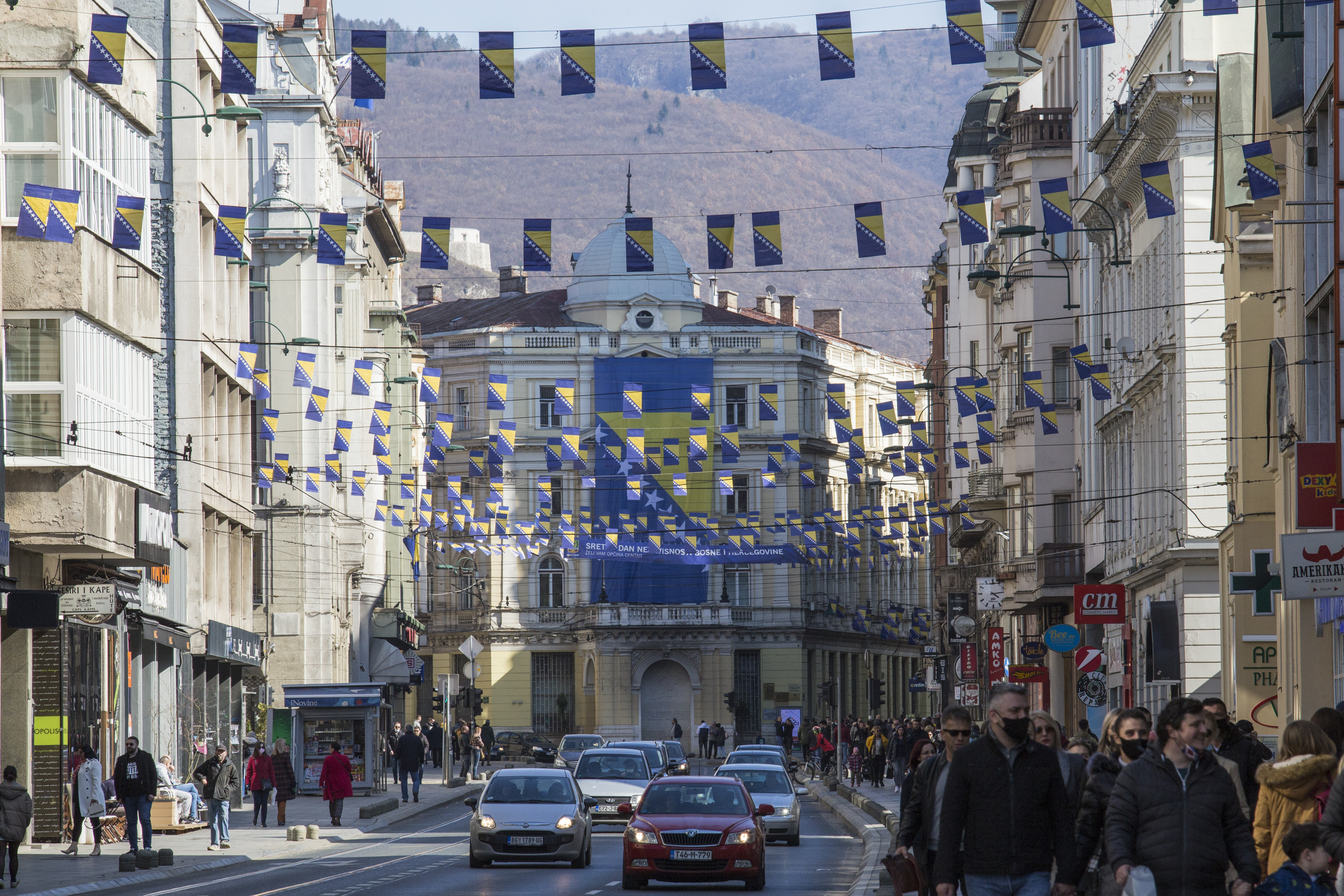 Uoči Dana nezavisnosti BiH: Svečana atmosfera na ulicama Sarajeva