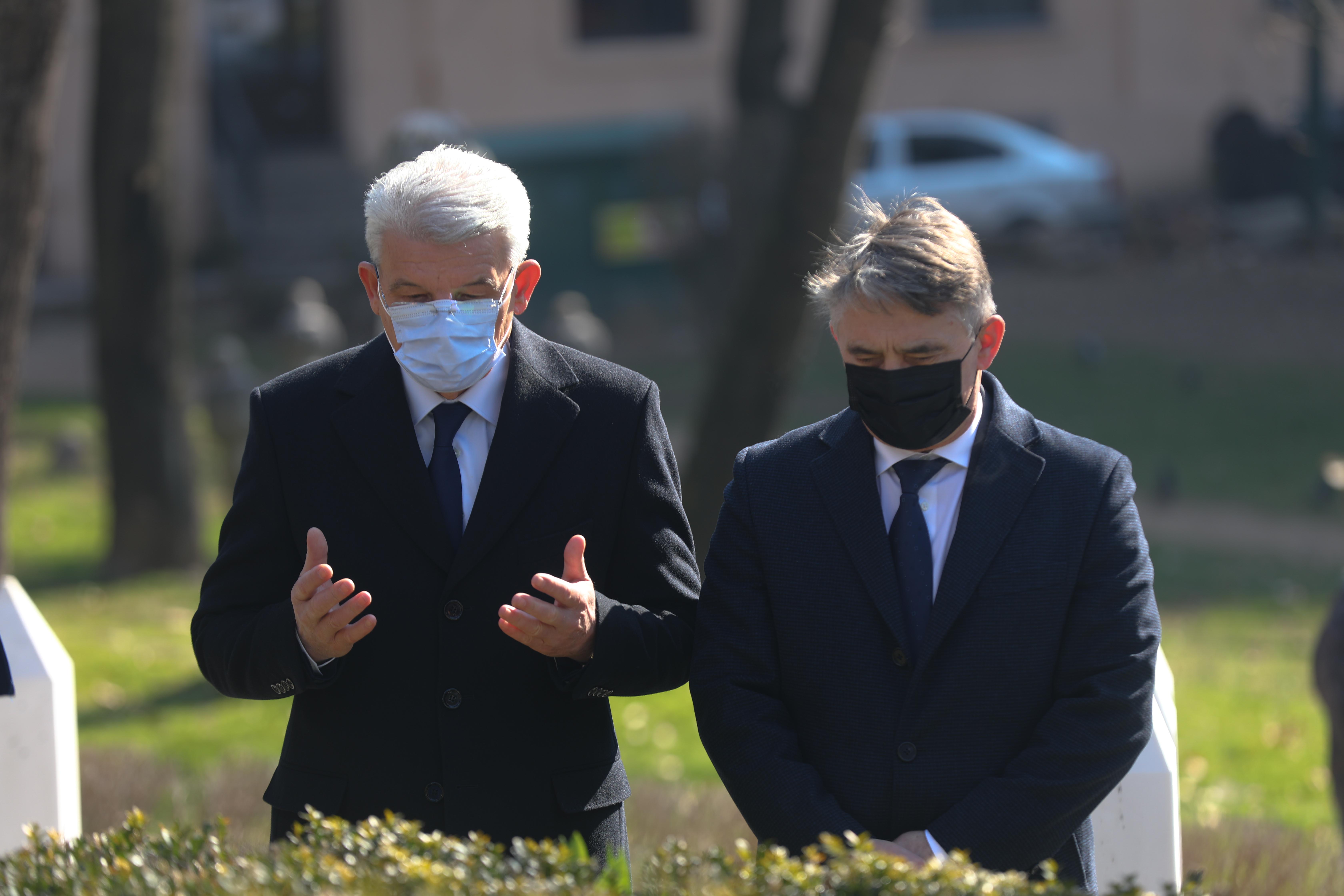 Dan nezavisnosti BiH: Položeno cvijeće na Spomen obilježje ubijenoj djeci opkoljenog Sarajeva