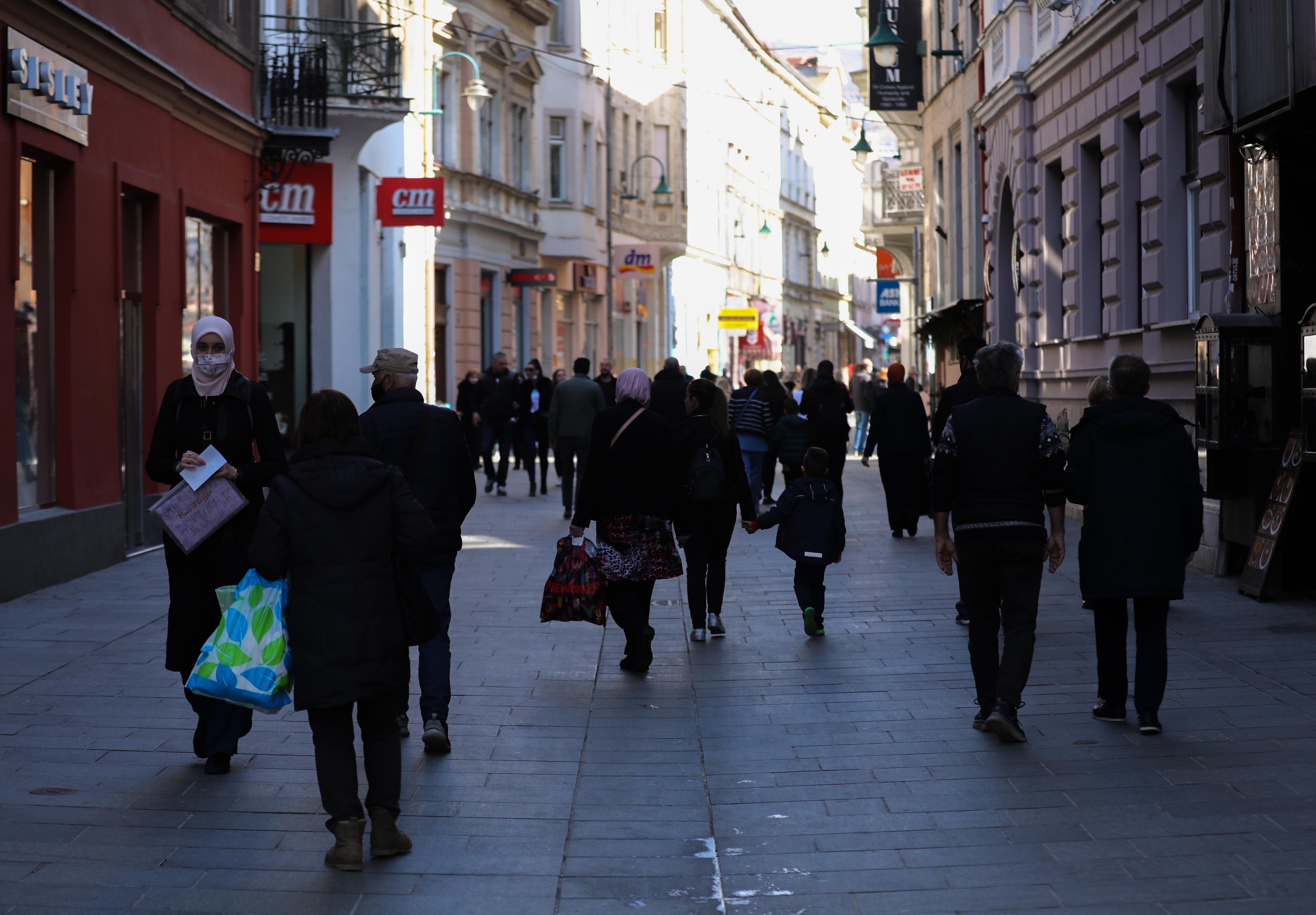 Sarajevo: Raste broj oboljelih od COVID-19, građani sve manje poštuju mjere zaštite