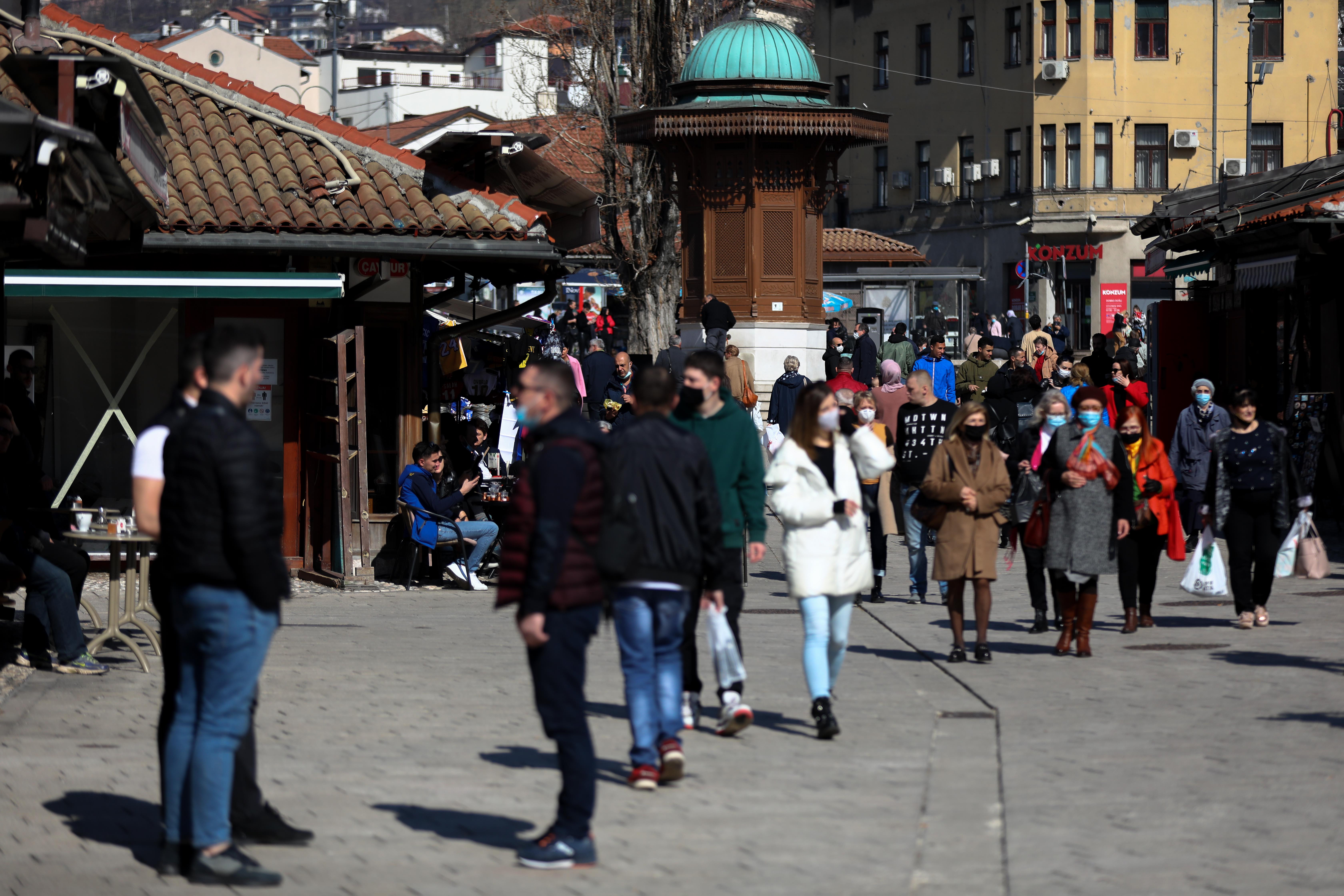 Sarajevo: Raste broj oboljelih od COVID-19, građani sve manje poštuju mjere zaštite