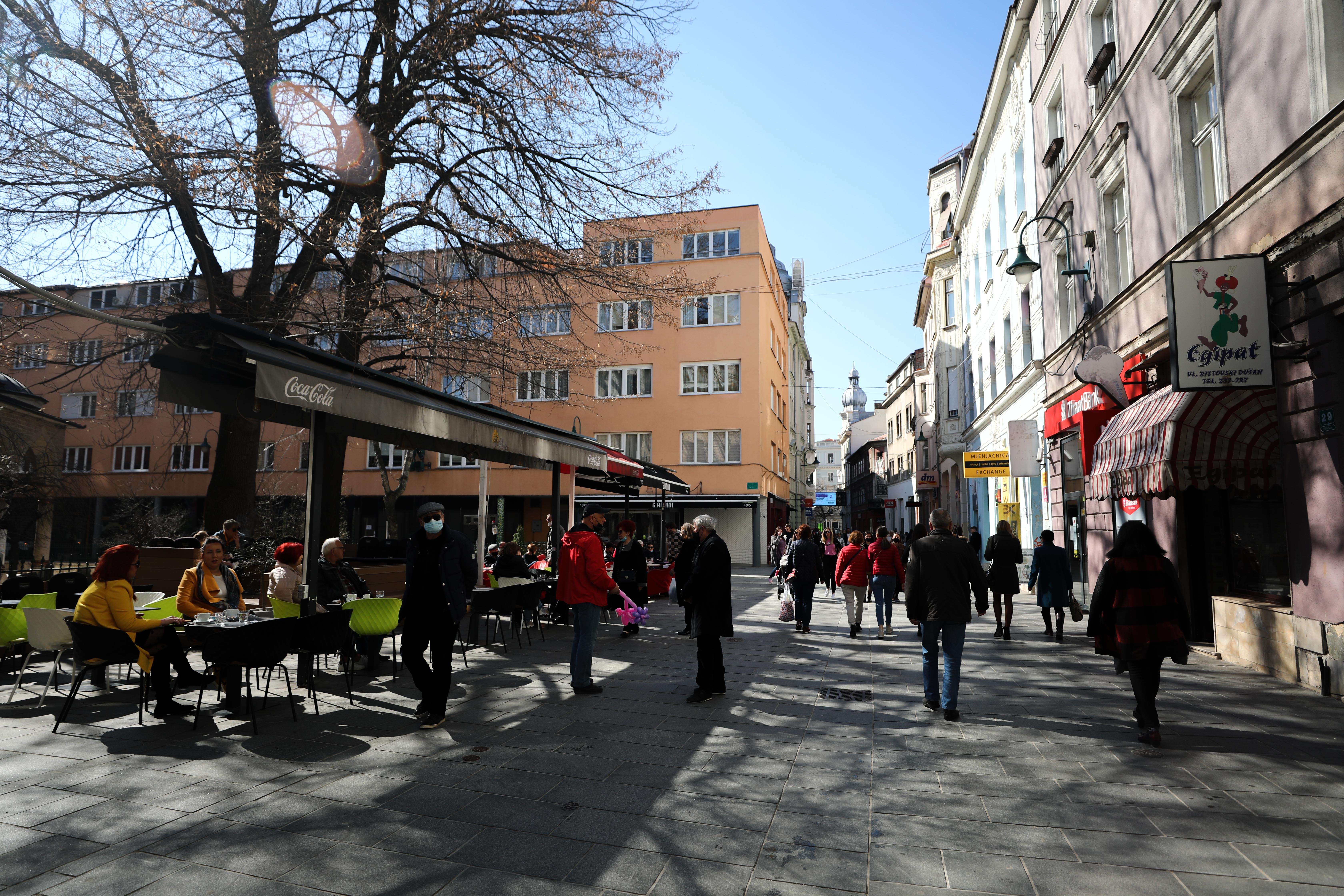 Sarajevo: Raste broj oboljelih od COVID-19, građani sve manje poštuju mjere zaštite