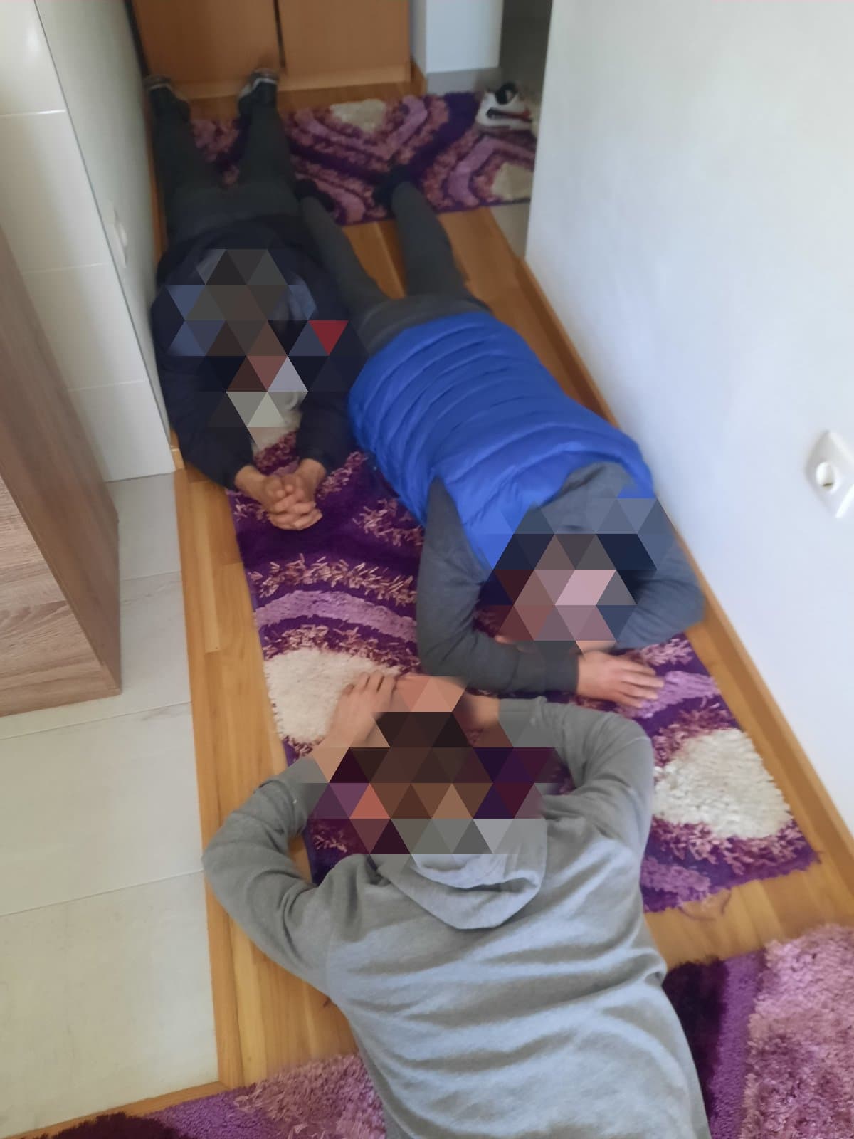 BiH: U policijskoj akciji u Doboju više osoba lišeno slobode, pronađena droga