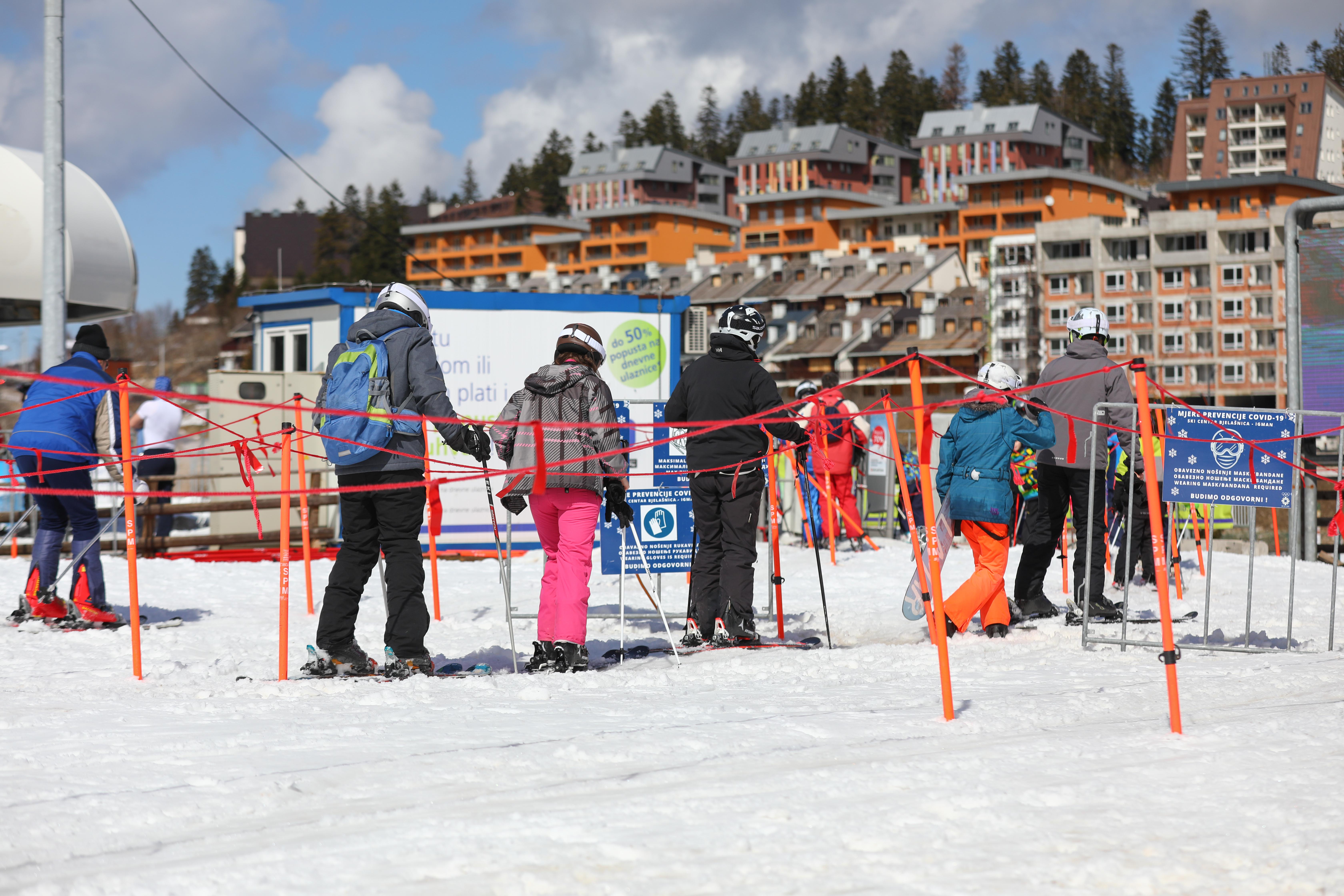 BiH: Na Bjelašnici skijanje i druženje na čistom zraku