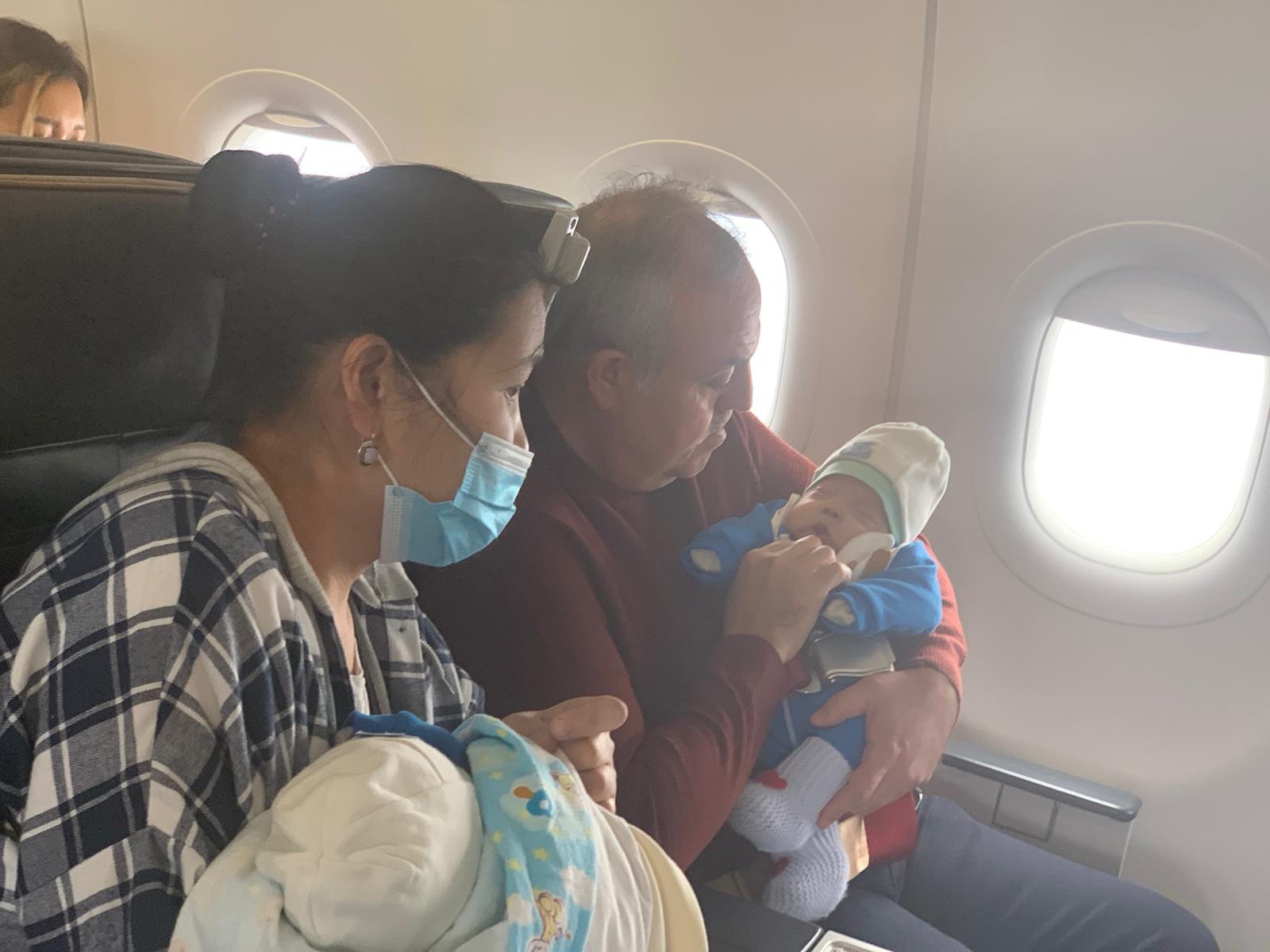 Turski parlamentarac tokom avionskog leta spasio bebu