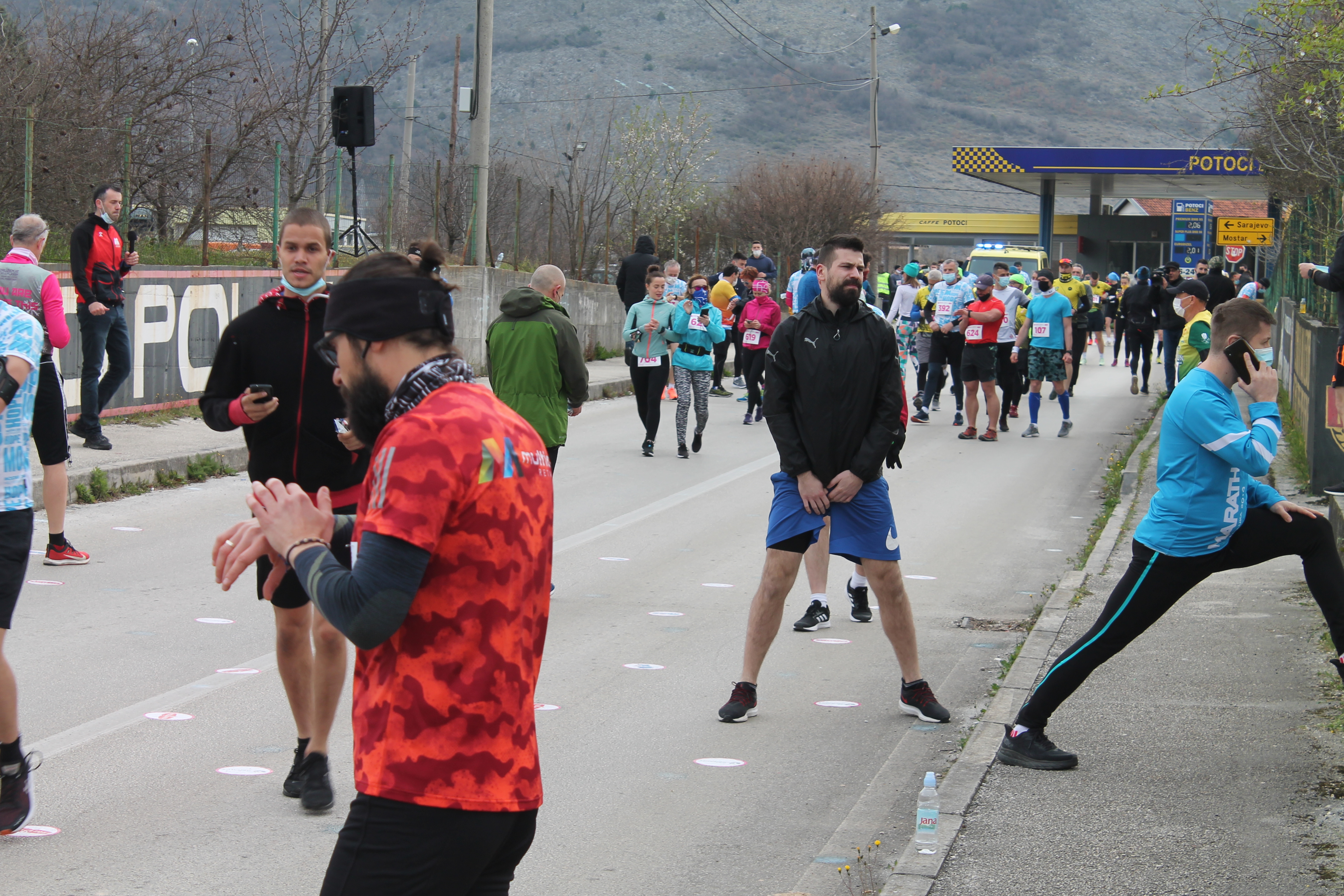 Više stotina trkača učestvuje na petom Mostarskom polumaratonu