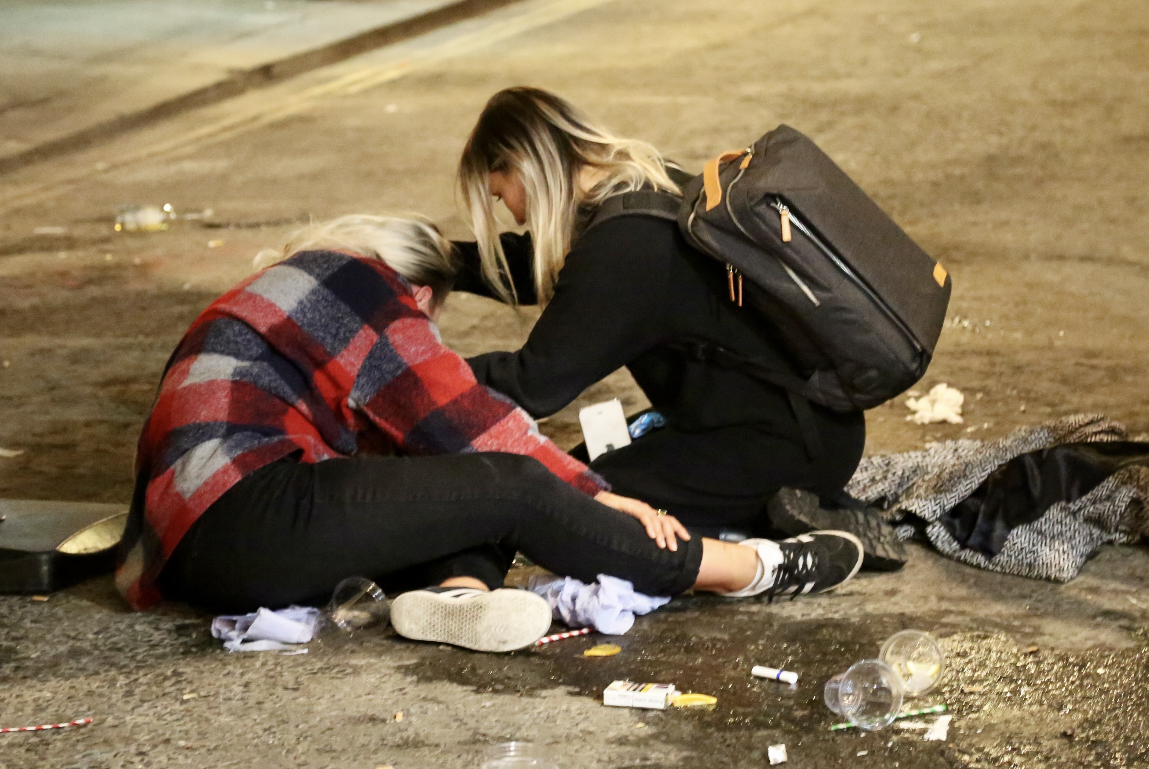 London: Velike gužve u pabovima i na ulicama nakon popuštanja mjera