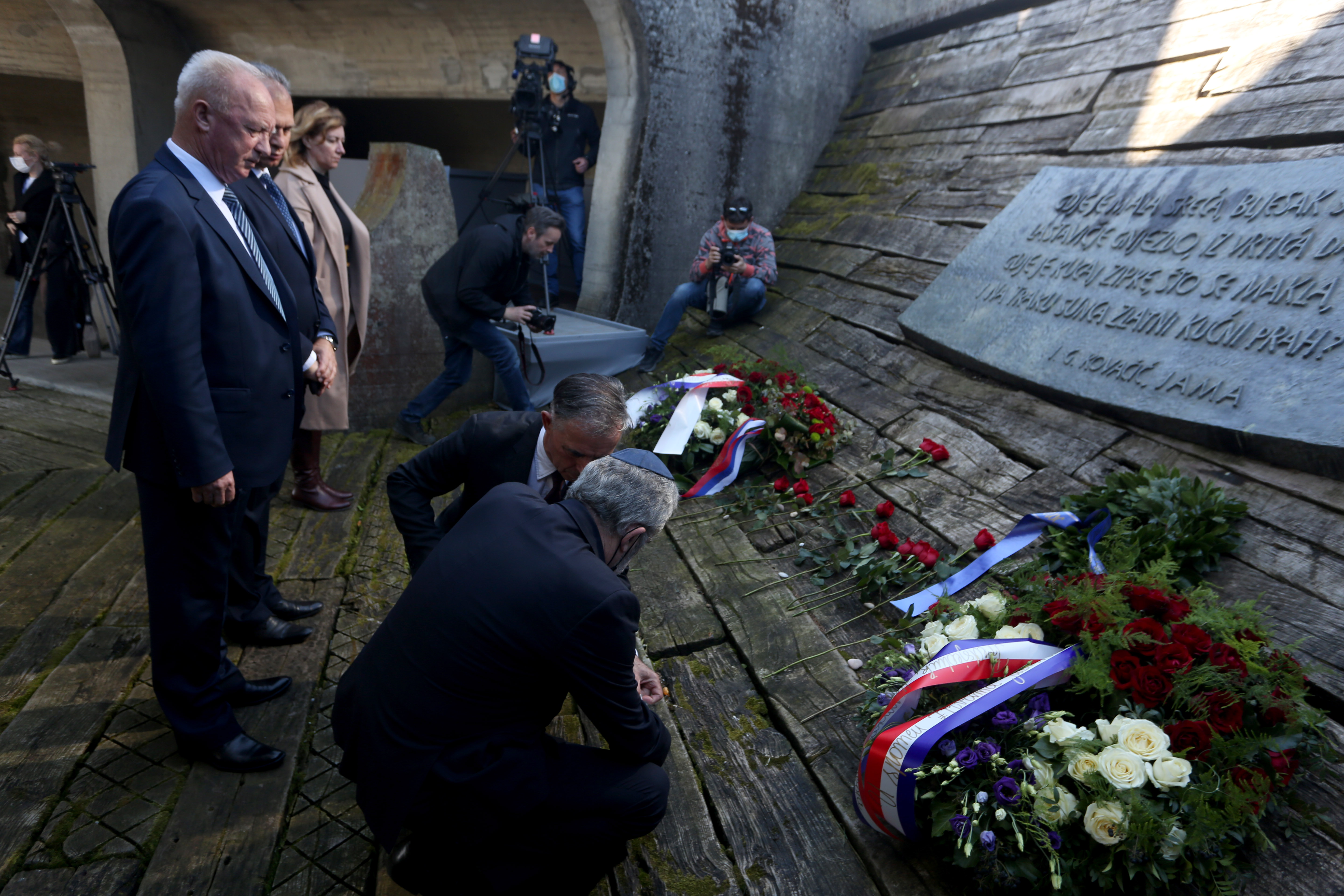 Jasenovac: Predstavnici žrtava traže uklanjanje ustaškog znakovlja iz javnog života Hrvatske