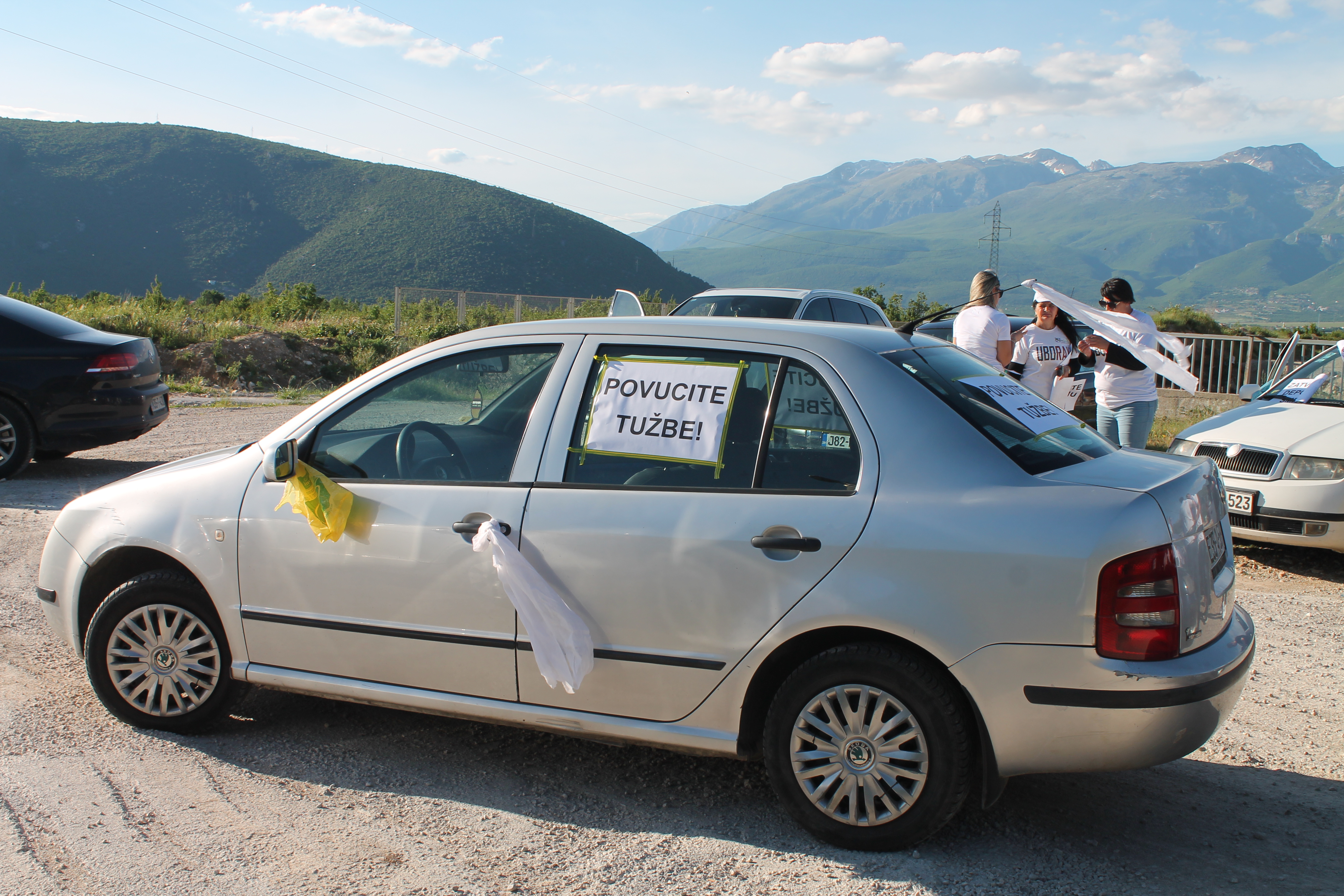 Mostar: Građani u protestnoj koloni zahtijevali izmiještanje deponije Uborak