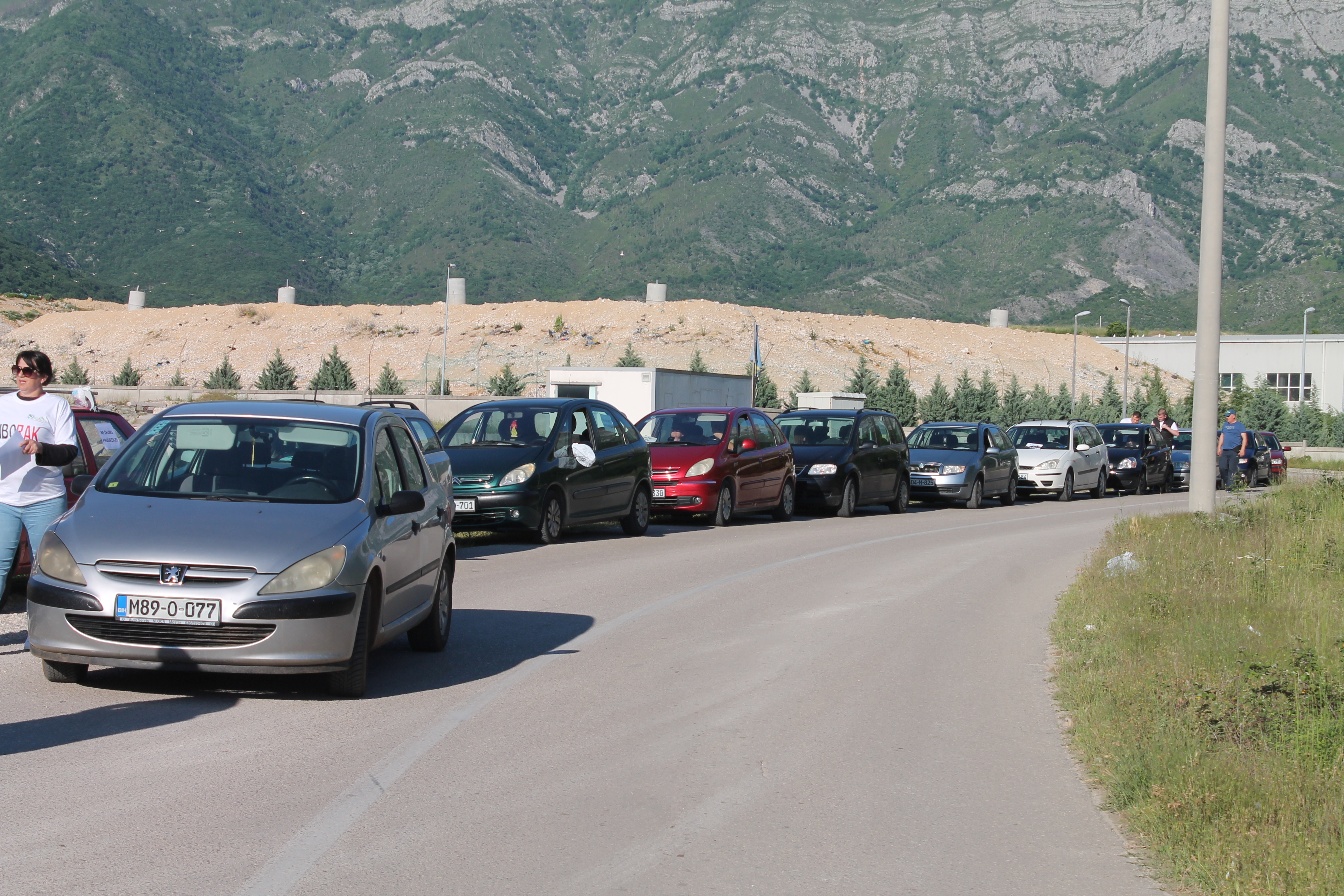 Mostar: Građani u protestnoj koloni zahtijevali izmiještanje deponije Uborak